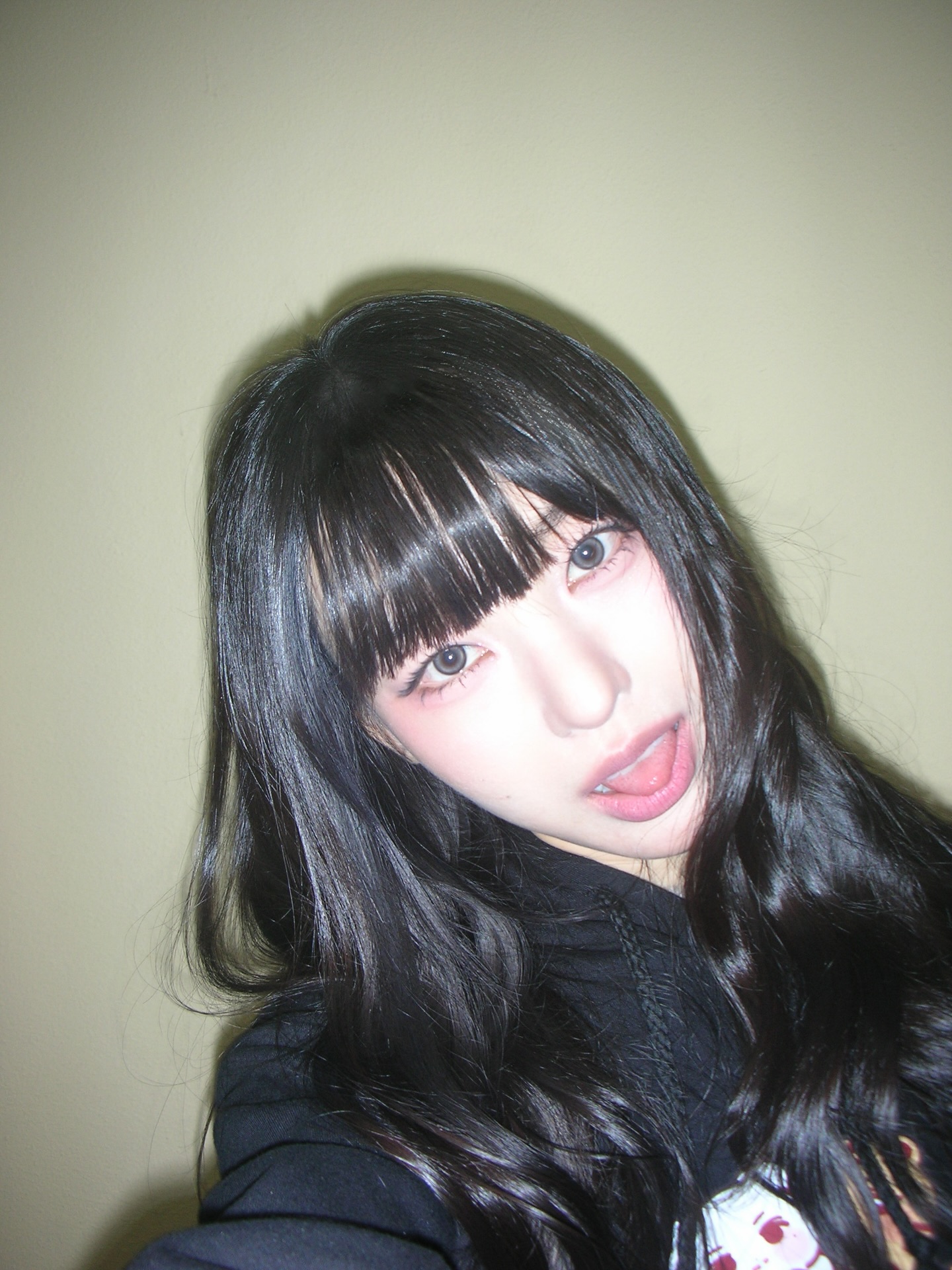 앞머리 자르기 딱 좋은 계절🤎
풀뱅부터 시스루뱅까지 취향대로 골라보세요👀🪞 이미지5