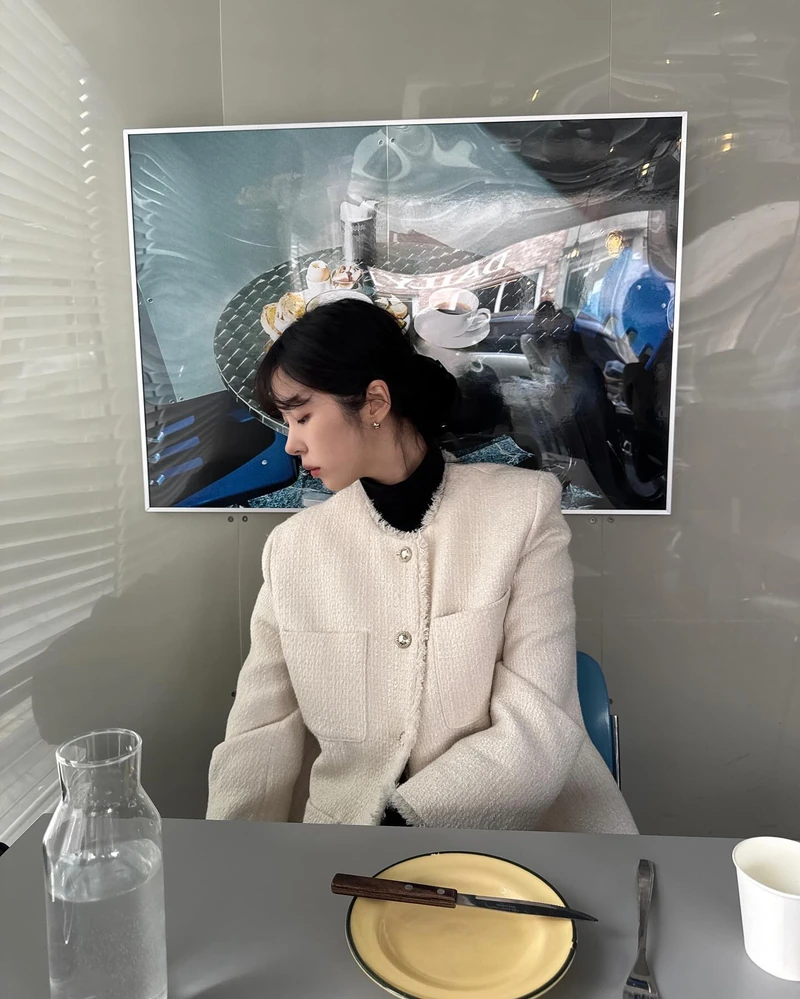아우터로 완성하는 겨울 하객룩❄️
코트부터 트위드까지 단정하고 세련된 겨울 하객룩 완성🤎🖤 이미지5