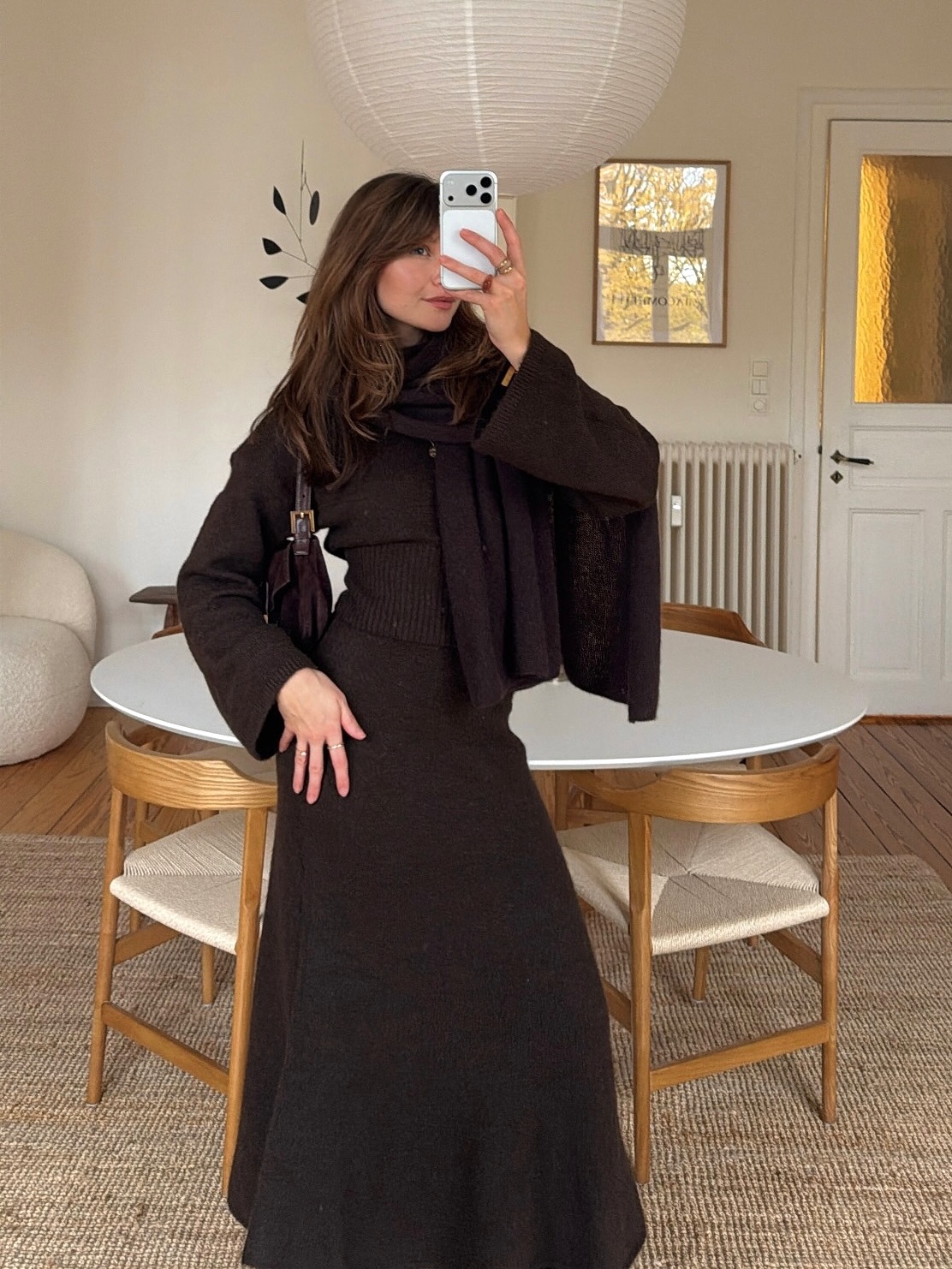 편한데 실루엣도 예쁜 니트 스커트🧵 계절 바뀌면 스커트도 따뜻한 니트 스커트로 갈아타야 해✨❄️ 이미지