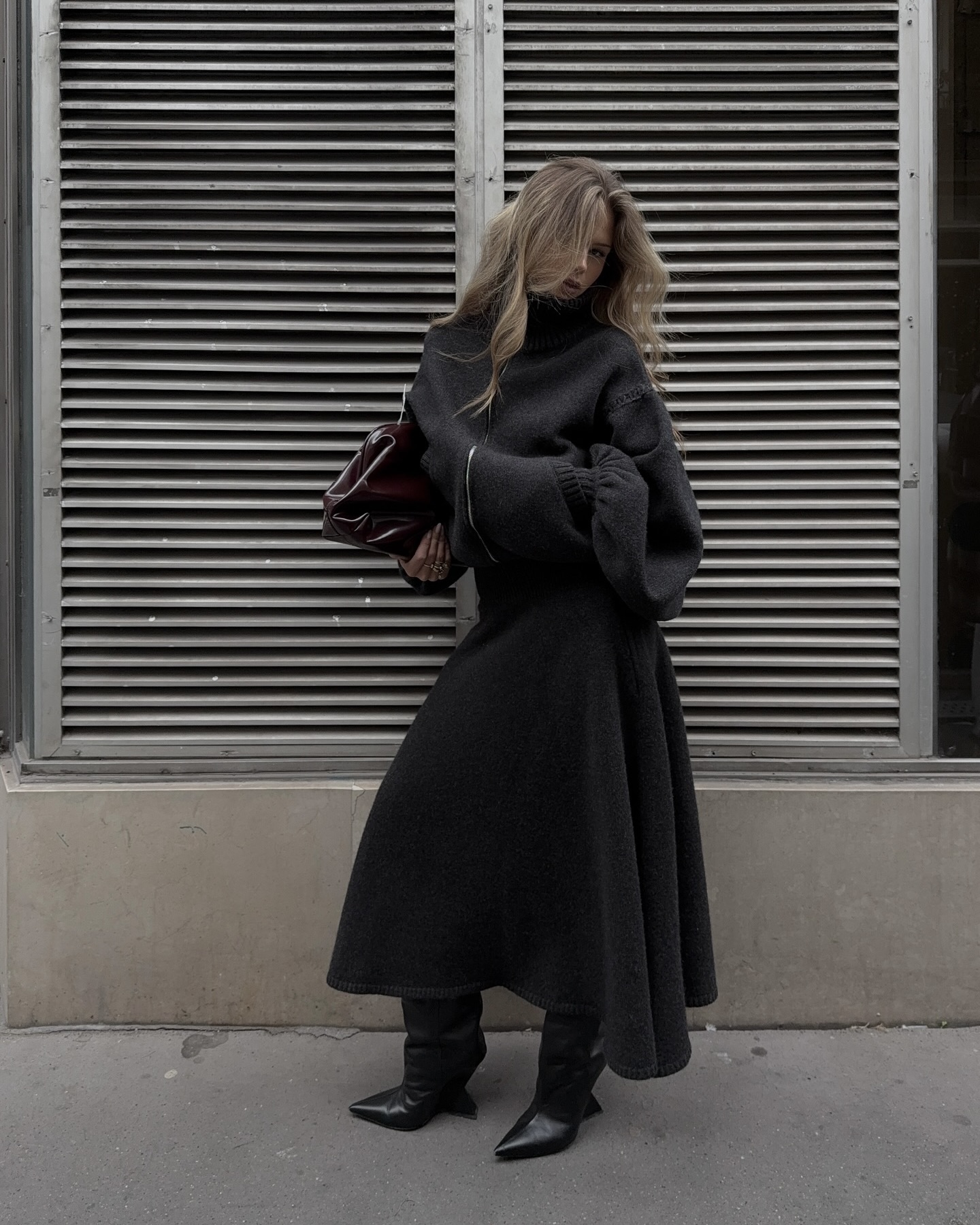 편한데 실루엣도 예쁜 니트 스커트🧵
계절 바뀌면 스커트도 따뜻한 니트 스커트로 갈아타야 해✨❄️ 이미지2