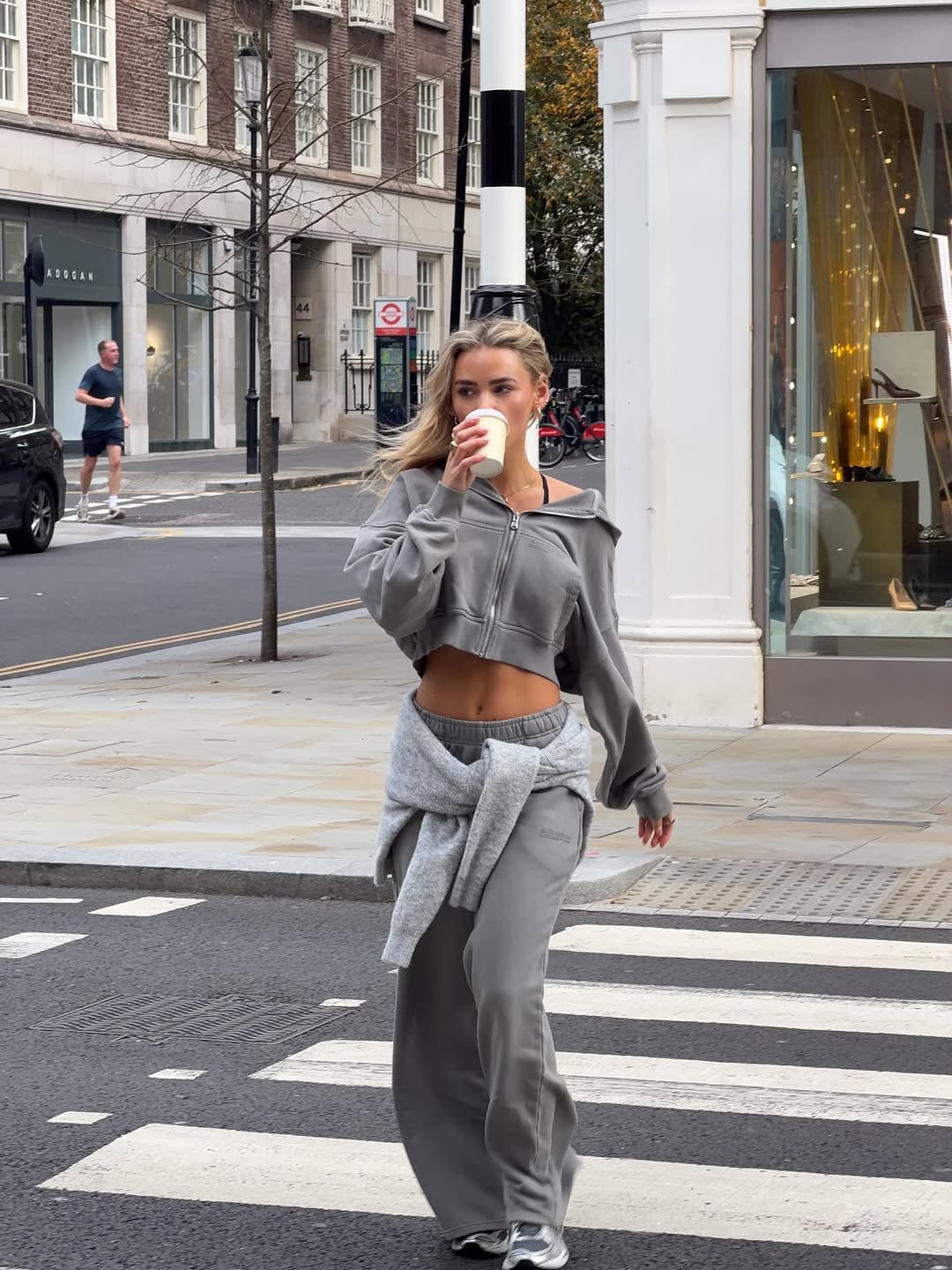 셋업이 주는 편안함🛌 입고 나가도 집에 있어도 예쁜 셋업 원마일웨어🤍🩶 이미지