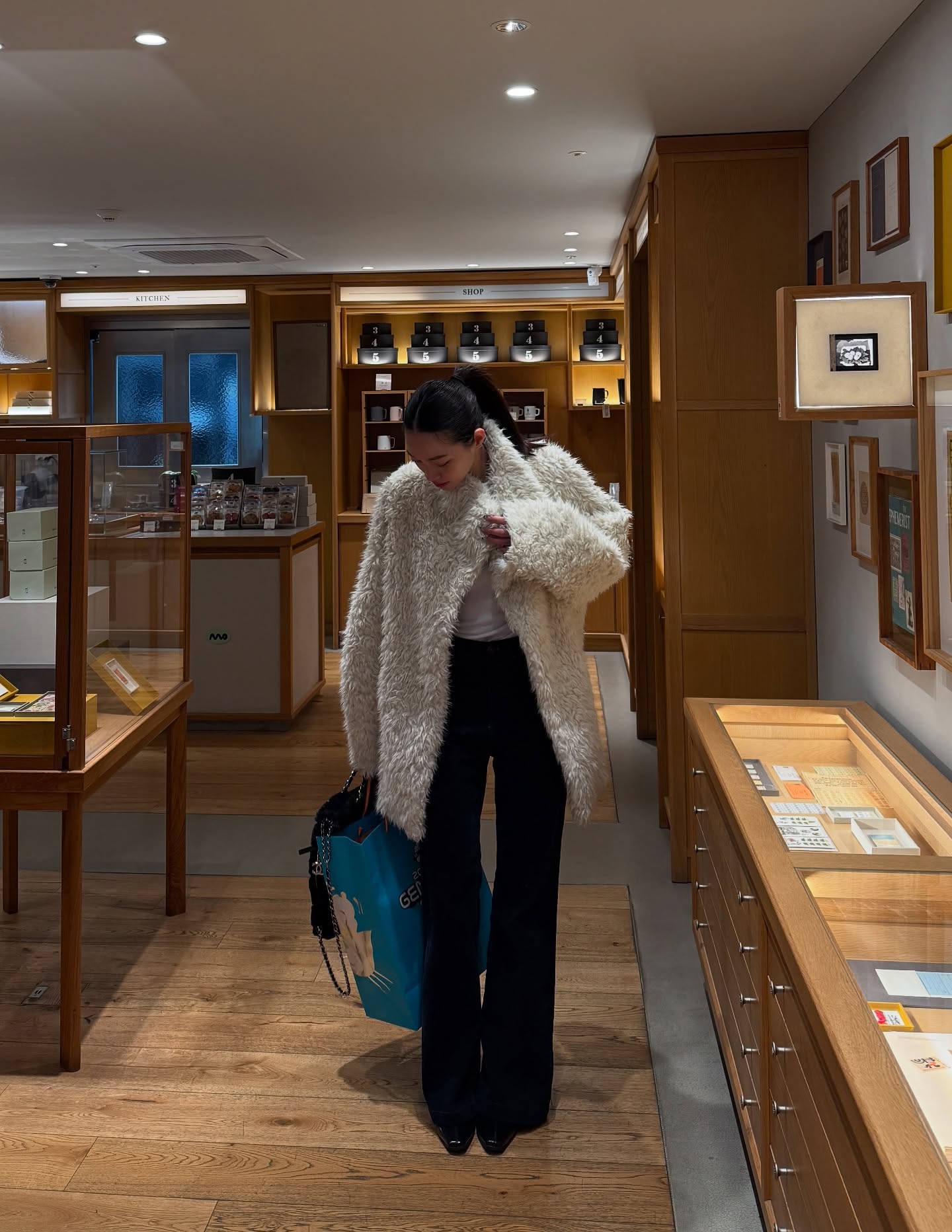 부츠컷 입으면 다리 자동 보정😯
몸매 라인 살려주는 부츠컷👖💫 취향 저격 코디 참고해 보자 이미지5