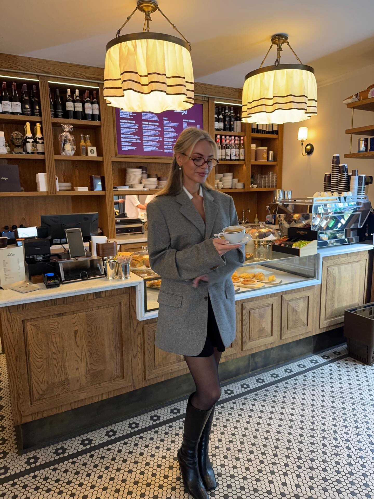 룩의 분위기를 책임질 롱부츠👢
자유롭게 룩을 완성할 수 있는 롱부츠의 각양각색 스타일🖤✨ 이미지4