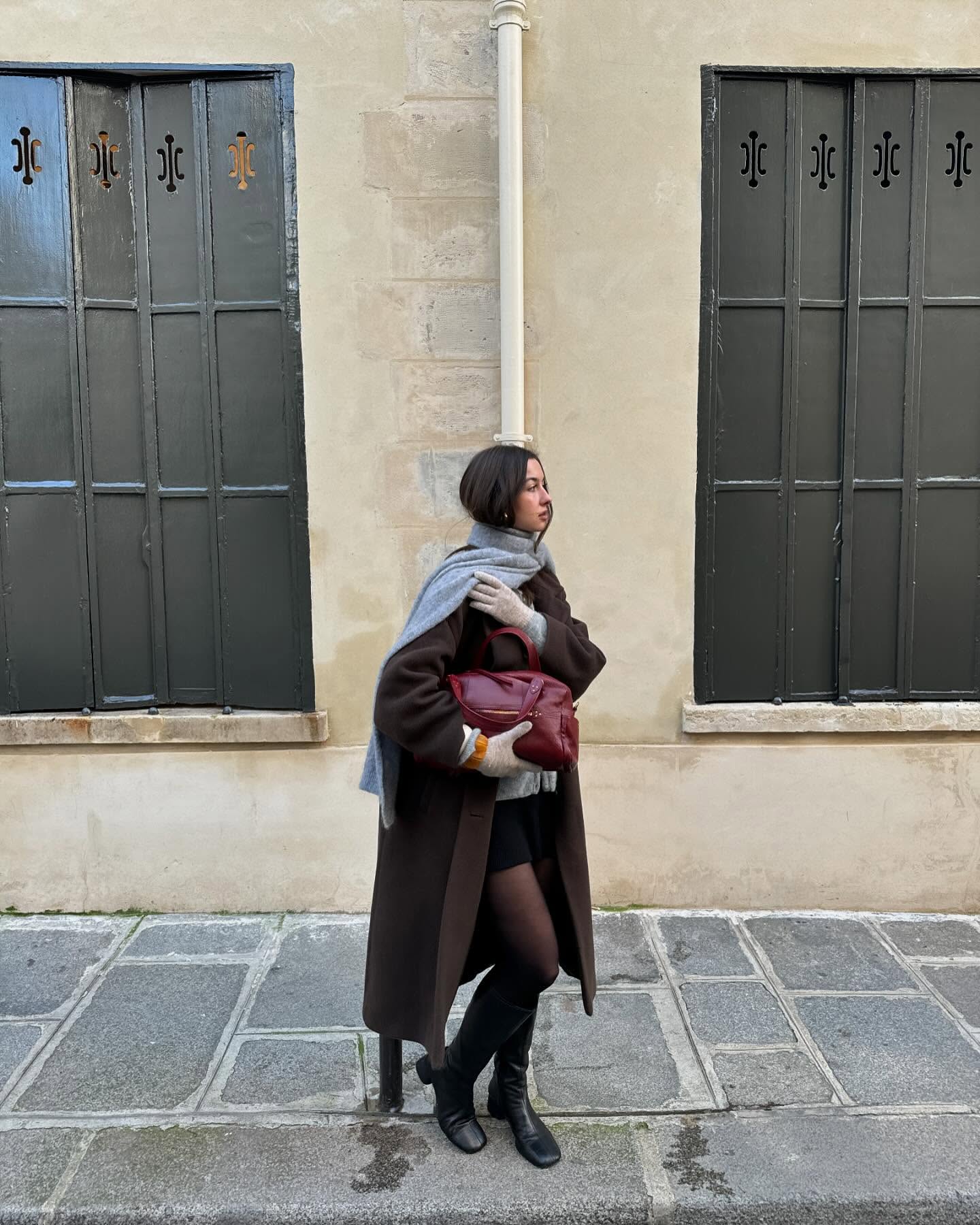 룩의 분위기를 책임질 롱부츠👢
자유롭게 룩을 완성할 수 있는 롱부츠의 각양각색 스타일🖤✨ 이미지6