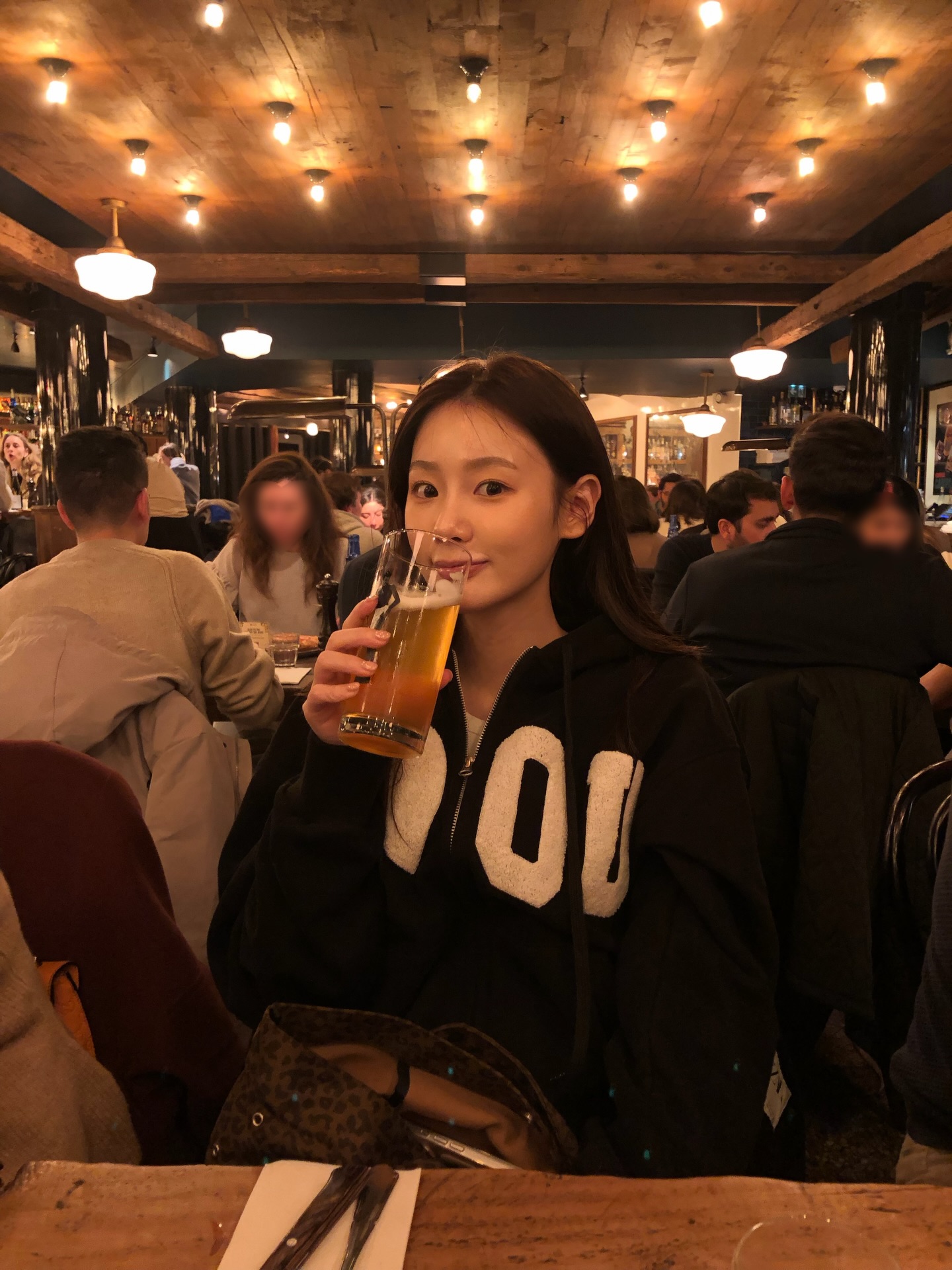 겨울 아우터에 딱 맞는 후디🤍
코트나 퍼자켓 안에 입기 좋은 후드로 데일리 코디하기 🧸✨ 이미지2