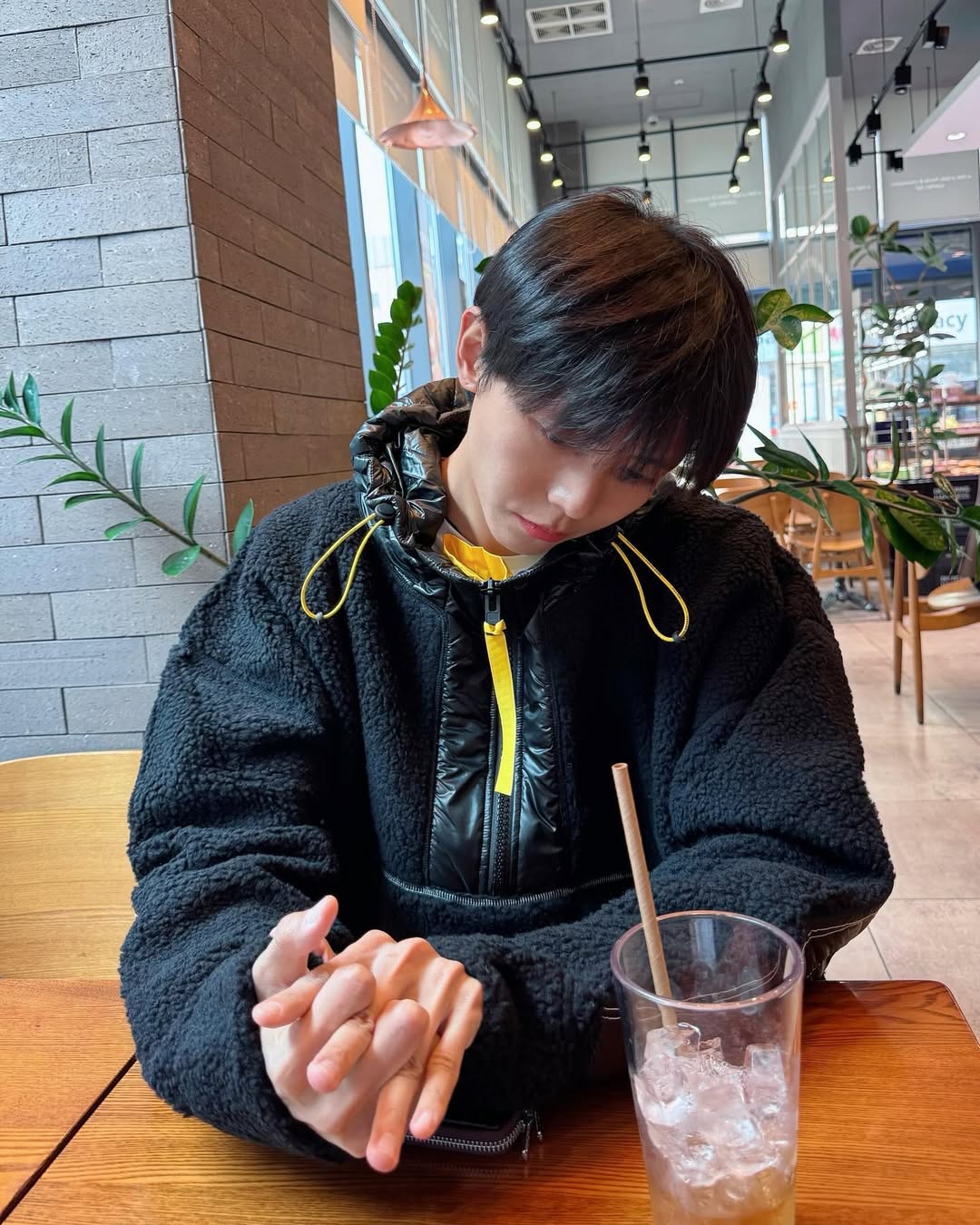 이 계절 플리스 빼면 섭하지🐑 이미지