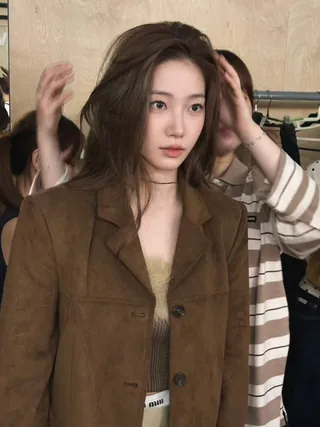 사계절 내내 입는 블레이저🤎
데일리에 걸치기 좋은 만능템 블레이저 자켓🪄✨
이미지
