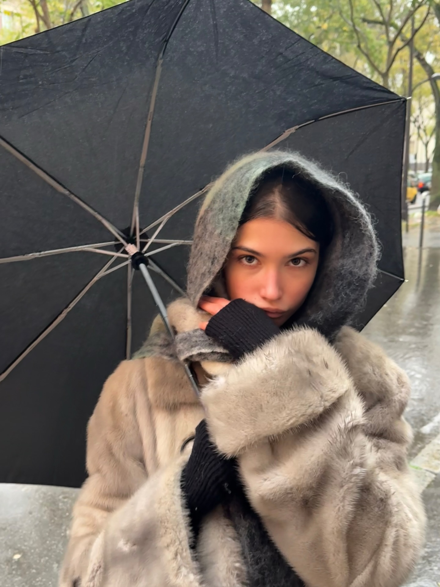 오늘 같이 추운 날엔 퍼자켓🧸
포근한 두께감으로 한파에도 따뜻하고 분위기는 고급스럽게✨ 이미지3