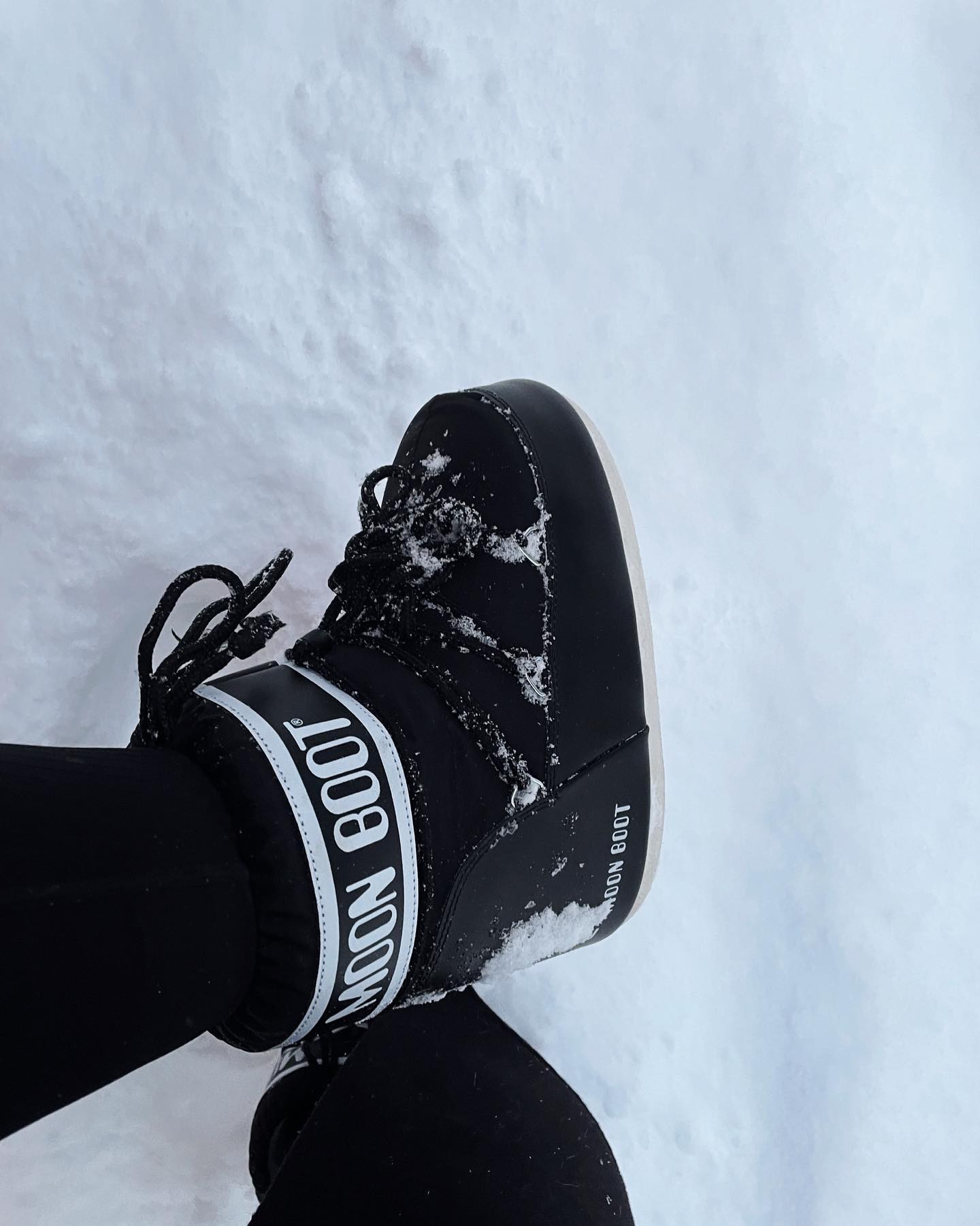 눈 오는 날엔 패딩부츠❄️
패딩부츠보다 따뜻한 신발이 있을까?☃️🤍 이미지7