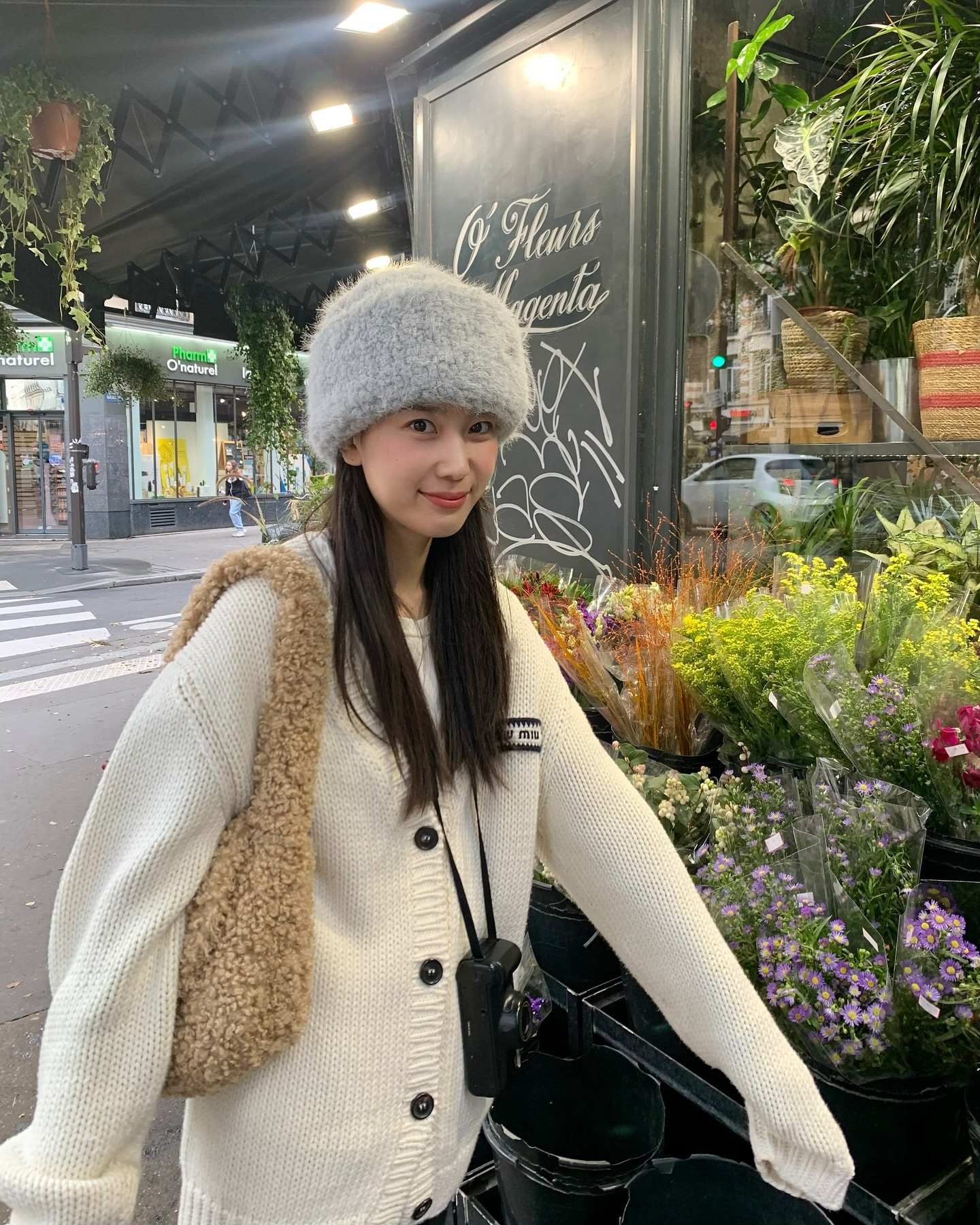 겨울 이너 레이어링은 가디건이지🧶
가디건 한 겹만 더해줘도 깔끔하고, 가볍게 입어도 든든해요🤍🖤 이미지4