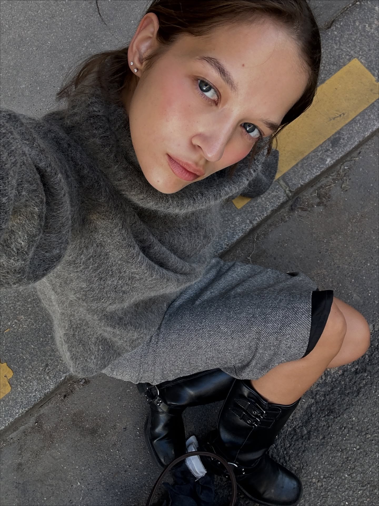 겨울 무드 200% 채우는 앙고라🧶
겨울룩 고급스러움을 느끼고 싶다면 앙고라 니트 추가해봐🤍🐑 이미지7