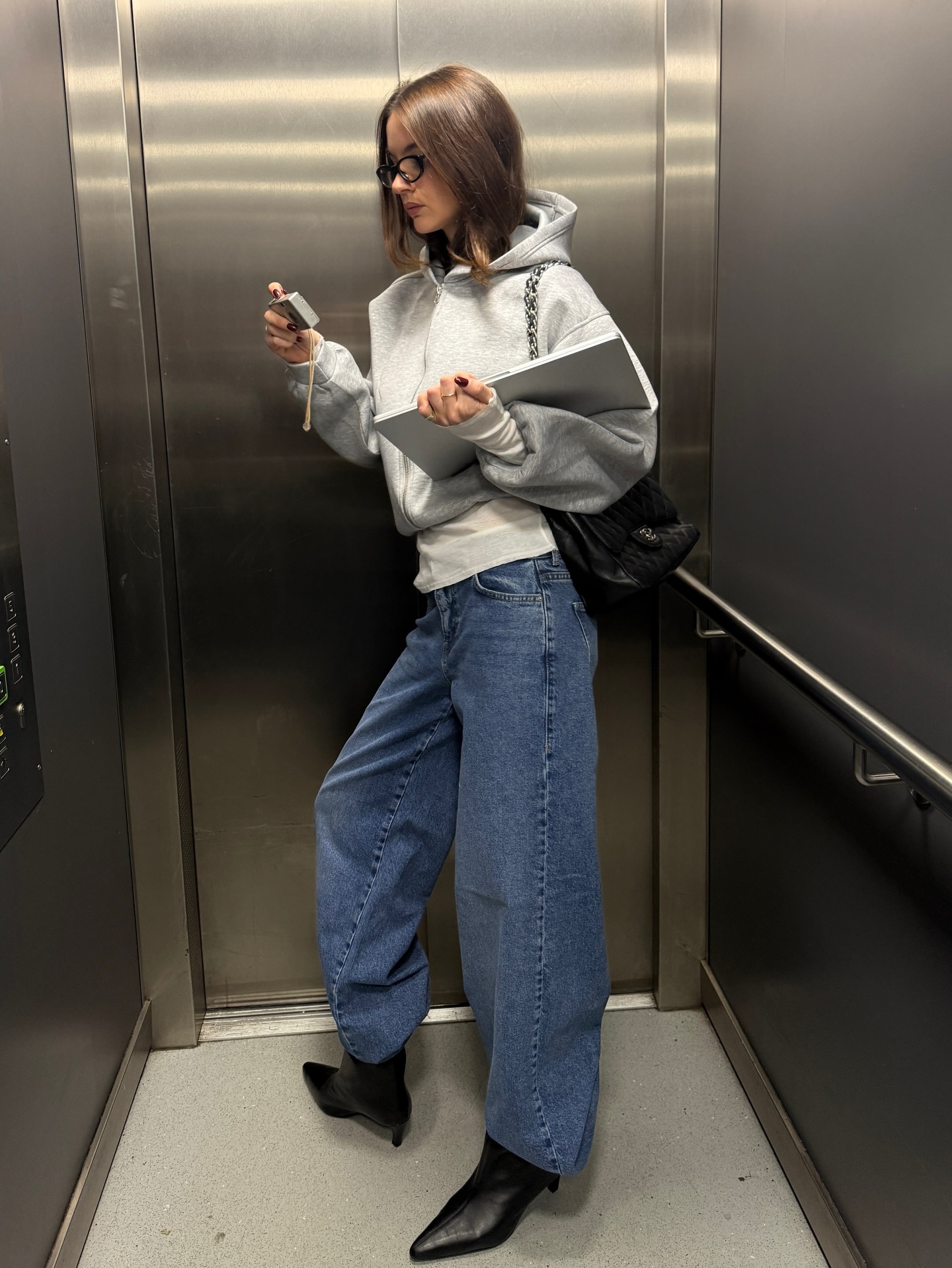 편한데 따뜻하기까지 한 후드🩶
한파에도 든든하게 받쳐주는 겨울 기본템🐻✨ 이미지3