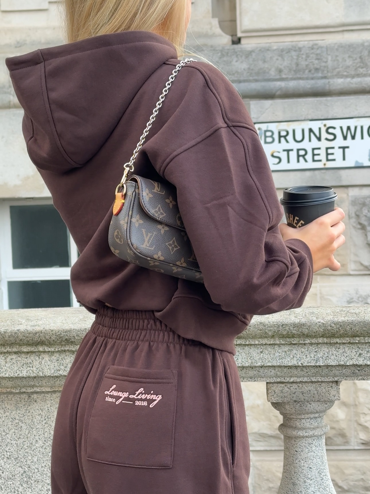 편한데 따뜻하기까지 한 후드🩶
한파에도 든든하게 받쳐주는 겨울 기본템🐻✨ 이미지6