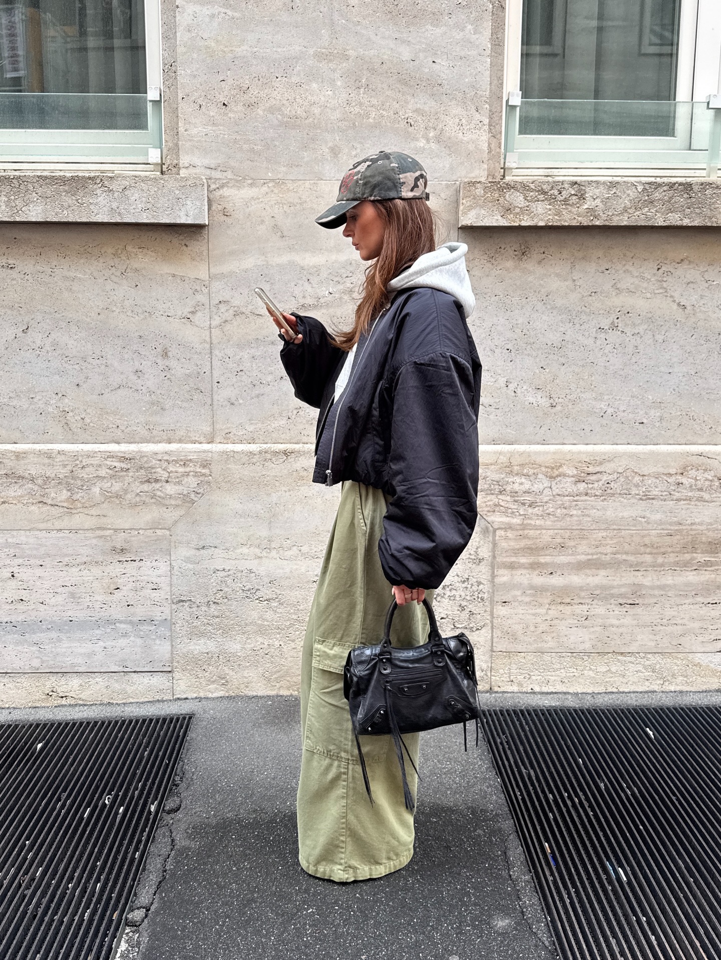 편한데 따뜻하기까지 한 후드🩶
한파에도 든든하게 받쳐주는 겨울 기본템🐻✨ 이미지4