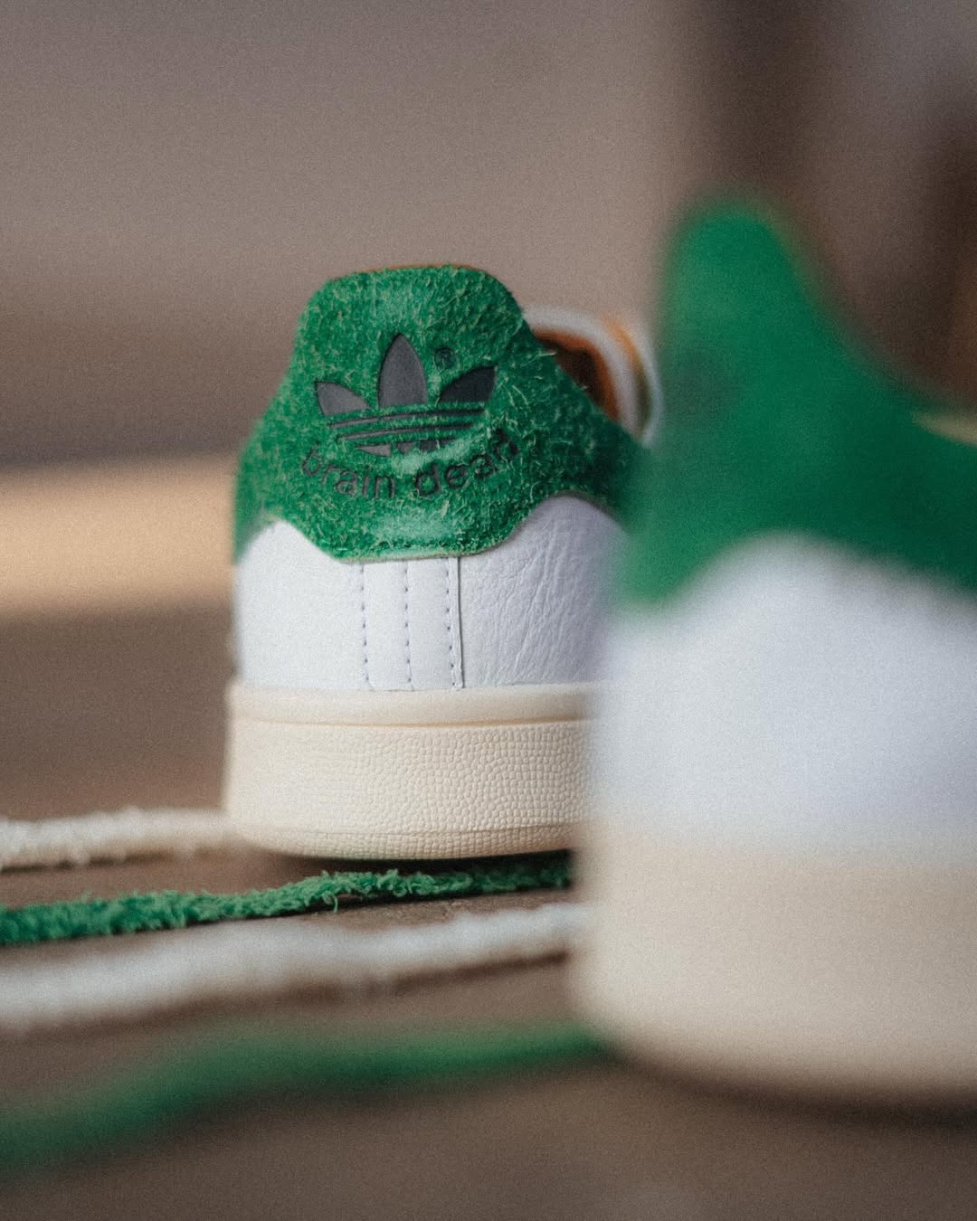 브레인데드로 채운 스탠스미스🎾 이미지3