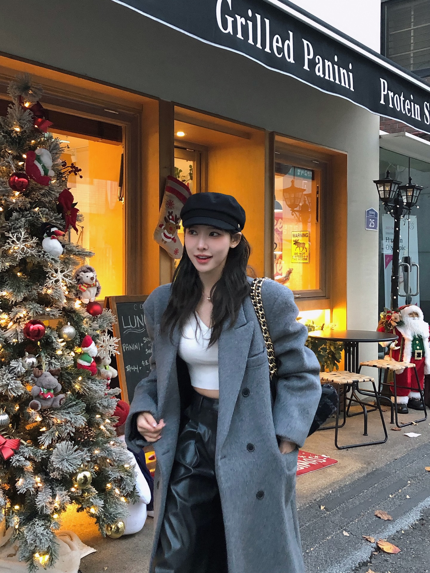 요즘 느좋녀들은 헌팅캡 써✨
이번 겨울, 분위기는 클래식하고 심플한 헌팅캡이 다 해줘🖤🎶 이미지4