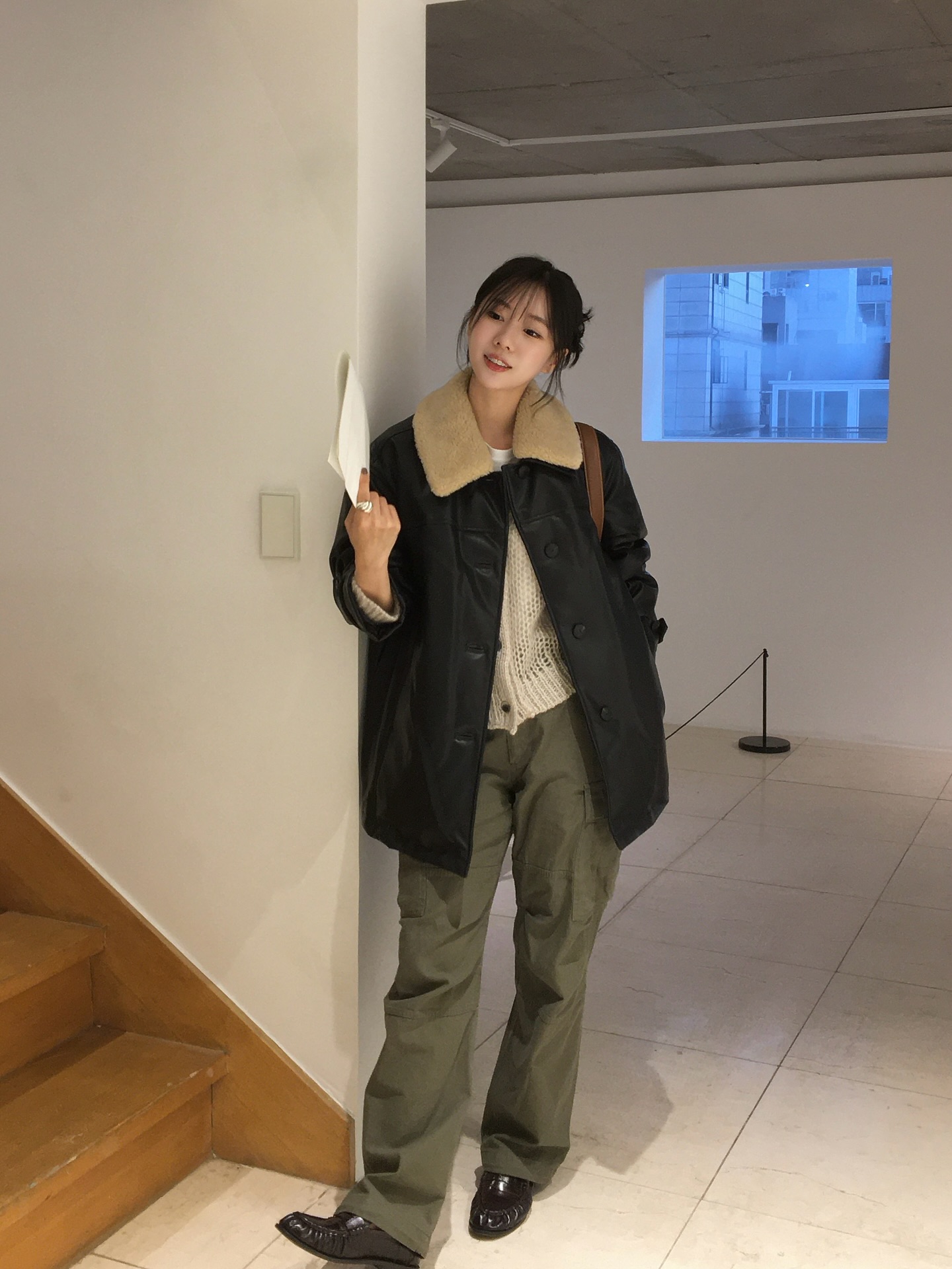 예쁘고 따뜻한 무스탕 찾는다면🧸
데일리부터 여행룩까지 입기 좋은 무스탕 코디 참고해보세요🤎 이미지3