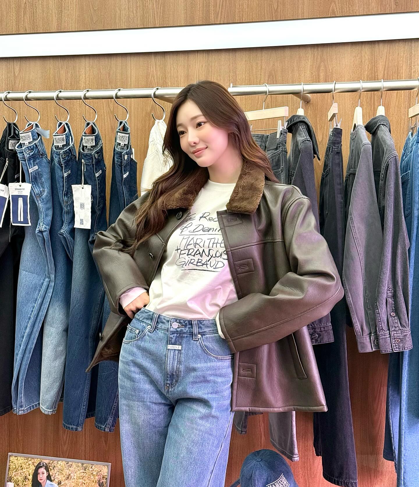 예쁘고 따뜻한 무스탕 찾는다면🧸
데일리부터 여행룩까지 입기 좋은 무스탕 코디 참고해보세요🤎 이미지2