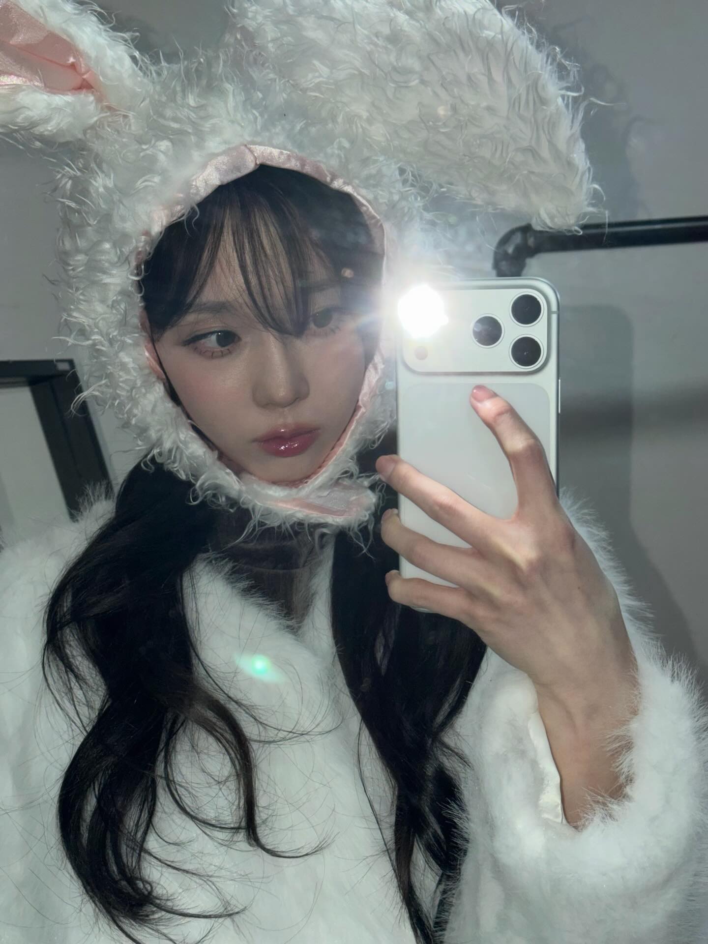 올해도 돌아온 퍼자켓 시즌🧸
셀럽들도 빠진 퍼자켓, 겨울 데일리룩에 바로 써먹자🤎 이미지6