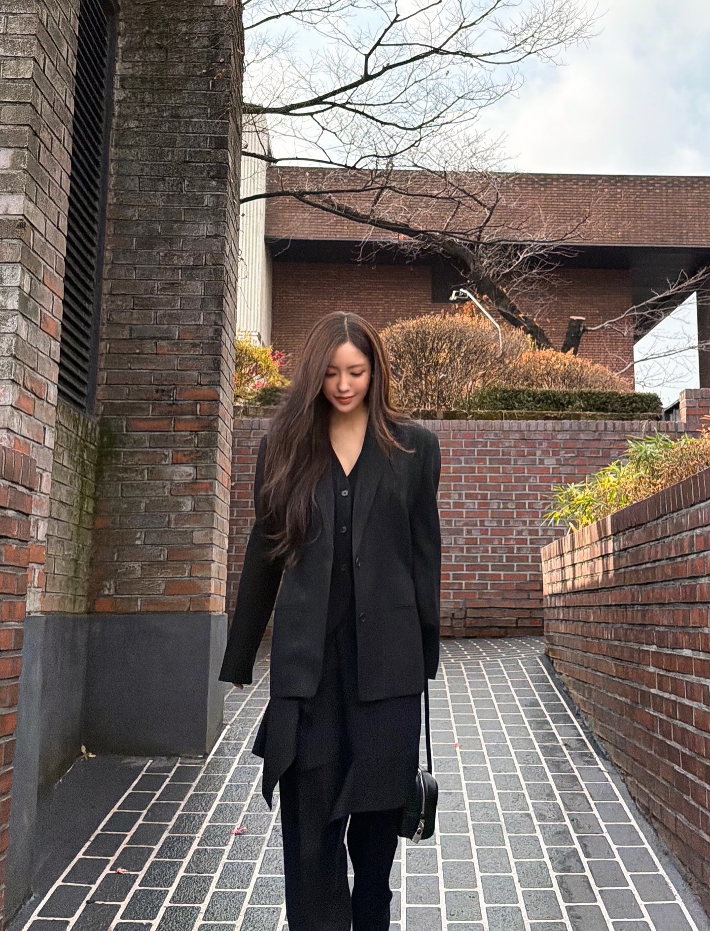 겨울에 스커트 입고 싶은 날엔🖤
팬츠랑 레이어드해 따뜻하게 완성하는 스칸트 코디✨ 이미지6