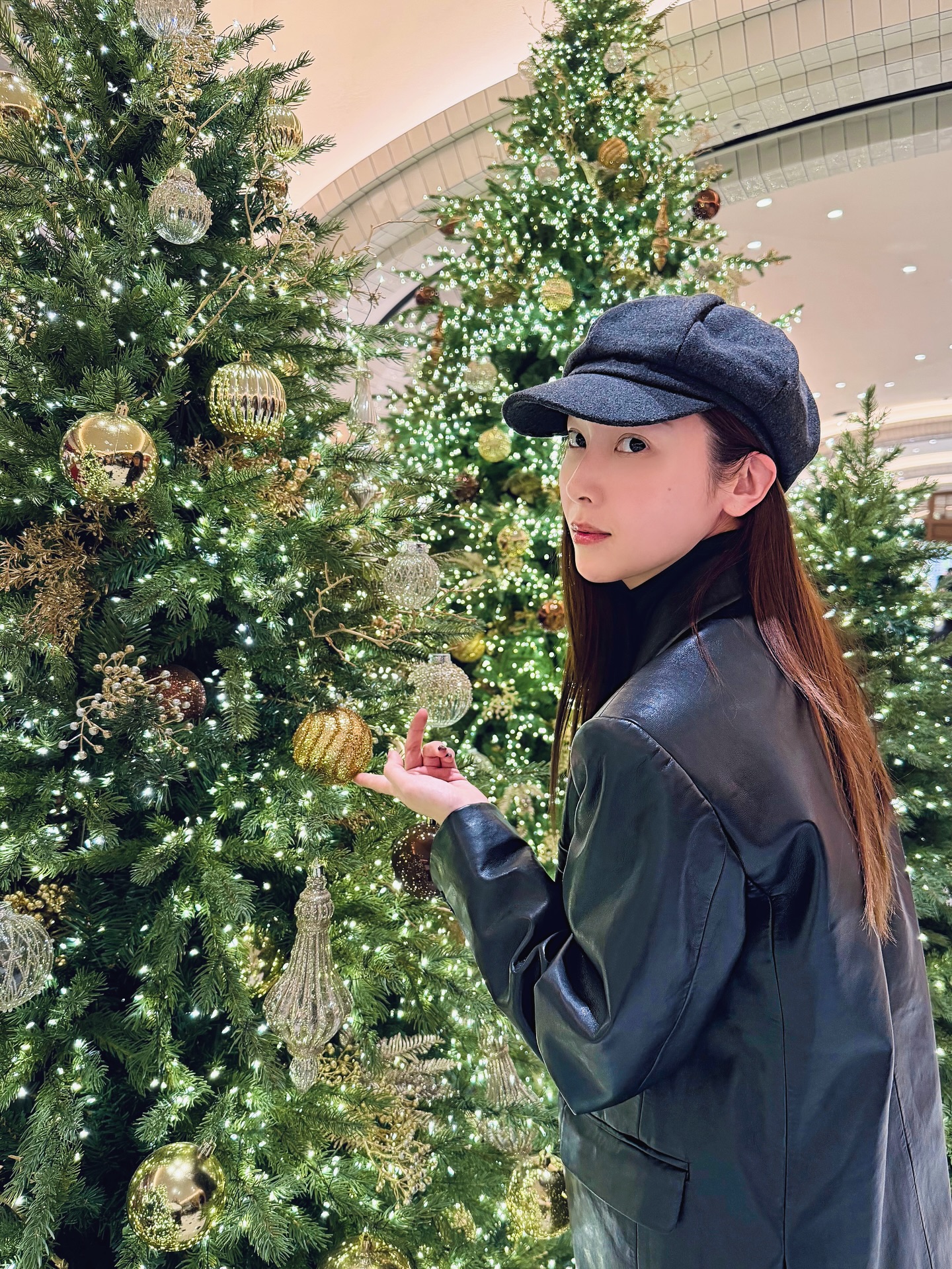 요즘 느좋녀들은 헌팅캡 써✨
이번 겨울, 분위기는 클래식하고 심플한 헌팅캡이 다 해줘🖤🎶 이미지3