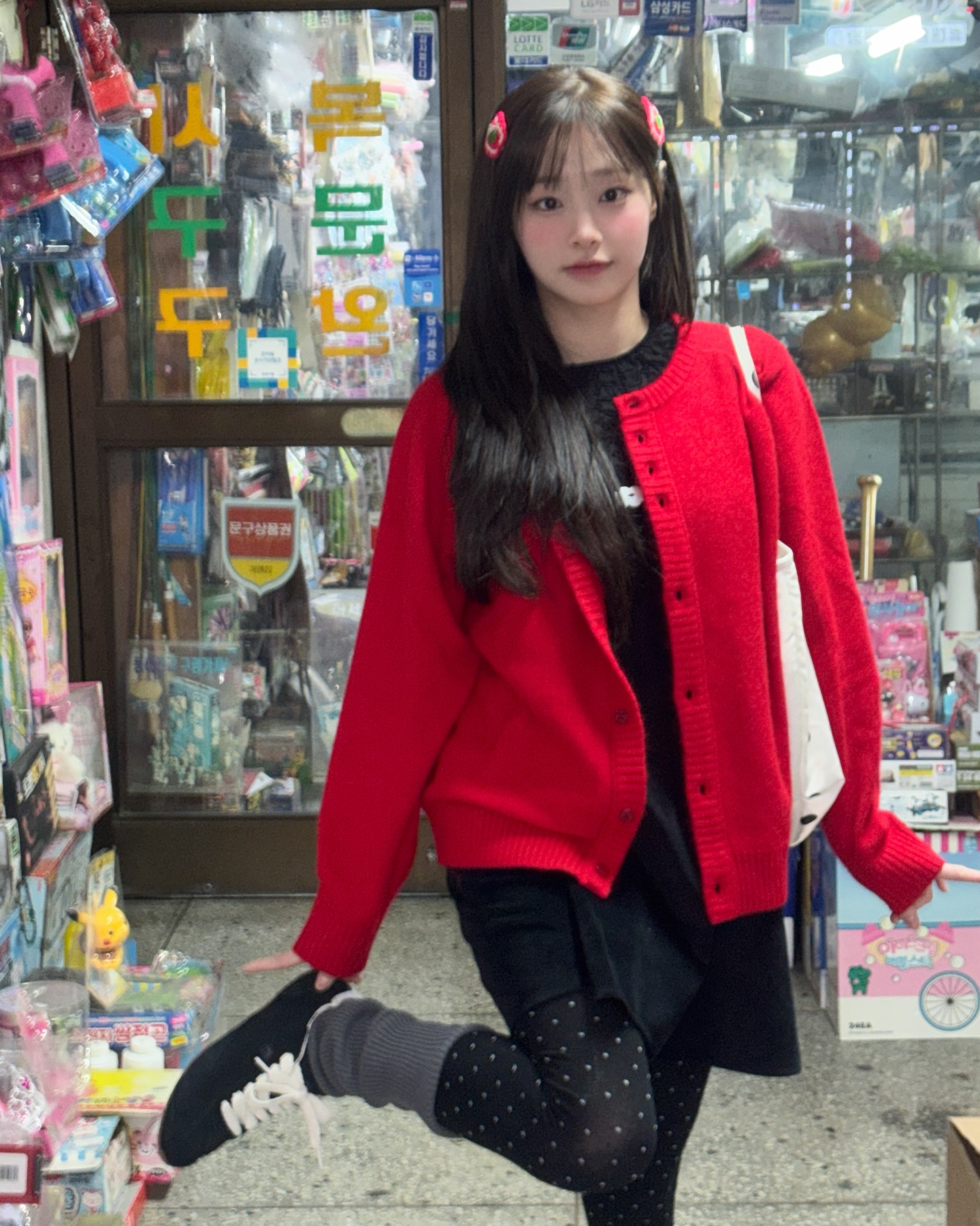 폭닥폭닥 포근한 가디건🧸
포근함 챙기고 싶을 땐 겨울 필수 아이템 챙겨입기🤎❄️
 이미지6