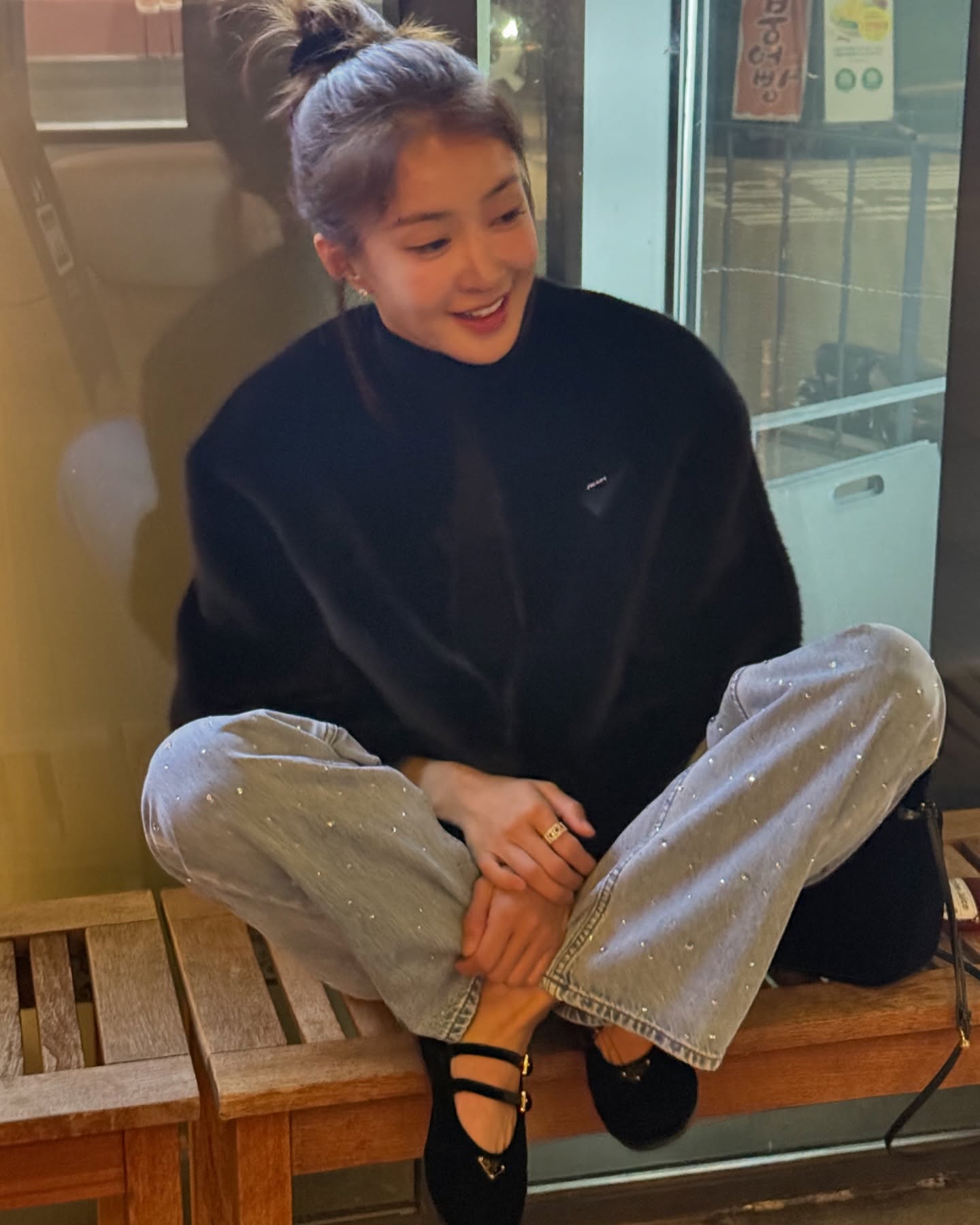 겨울 데일리룩에 빠지지 않는 데님👖
아우터 바뀔 때마다 꺼내 입게 되는 데님 팬츠는 필수템이야💙🩵 이미지4