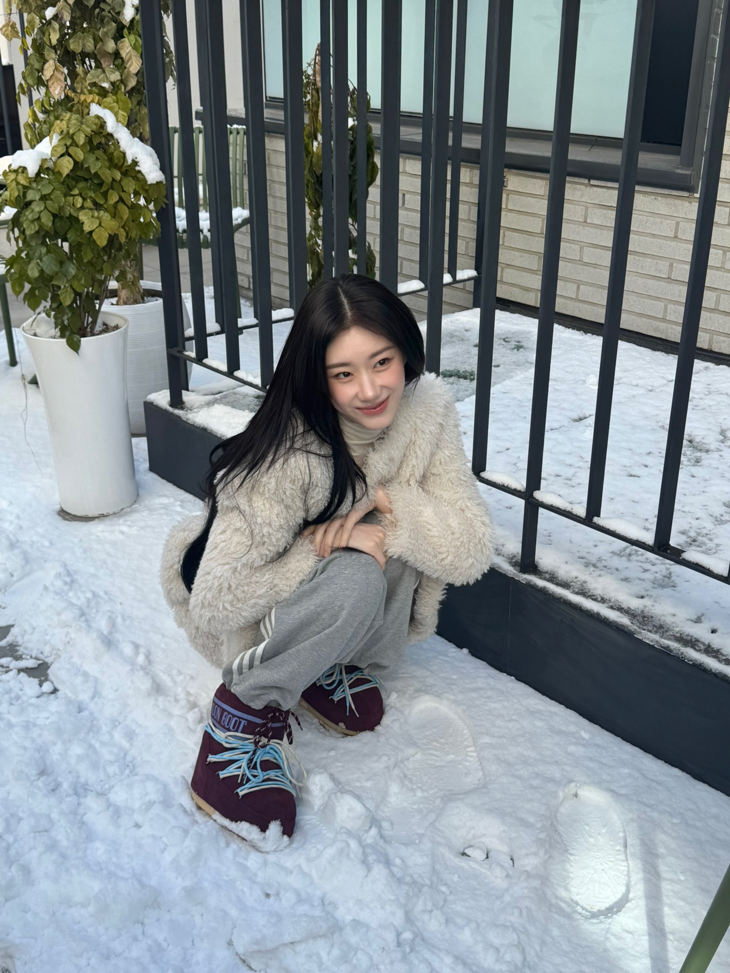 가벼움부터 보온까지 ALL-in🧊
눈 오는 날 신기 좋은 패딩슈즈 한 번 신으면 다른 건 못 신어🩵 이미지2