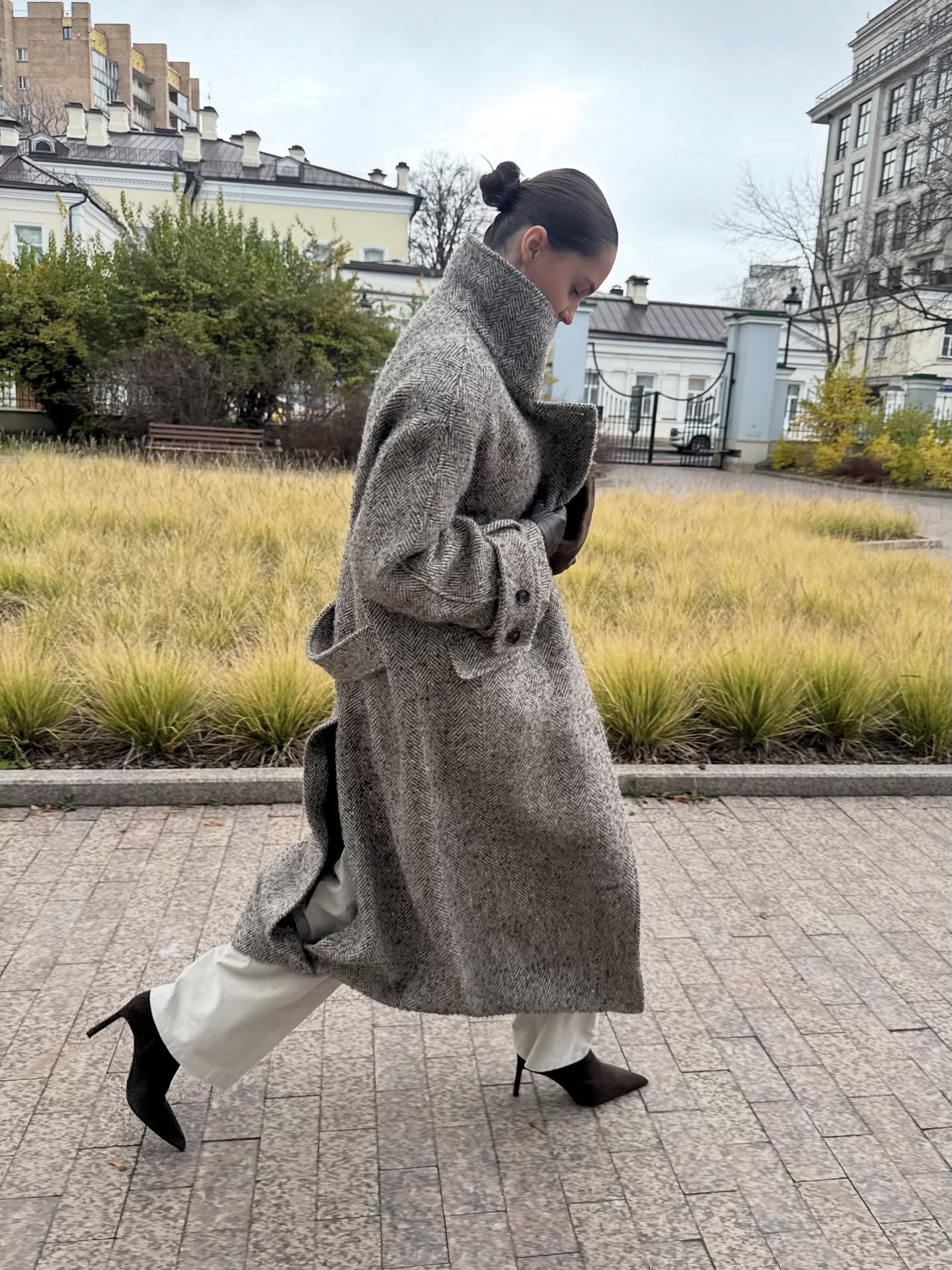 찬 공기엔 고민 없이 하이넥 코트🧥
거추장스러운 목도리 대신 하이넥 코트로 목 사수하자🥶 ❄️  이미지6