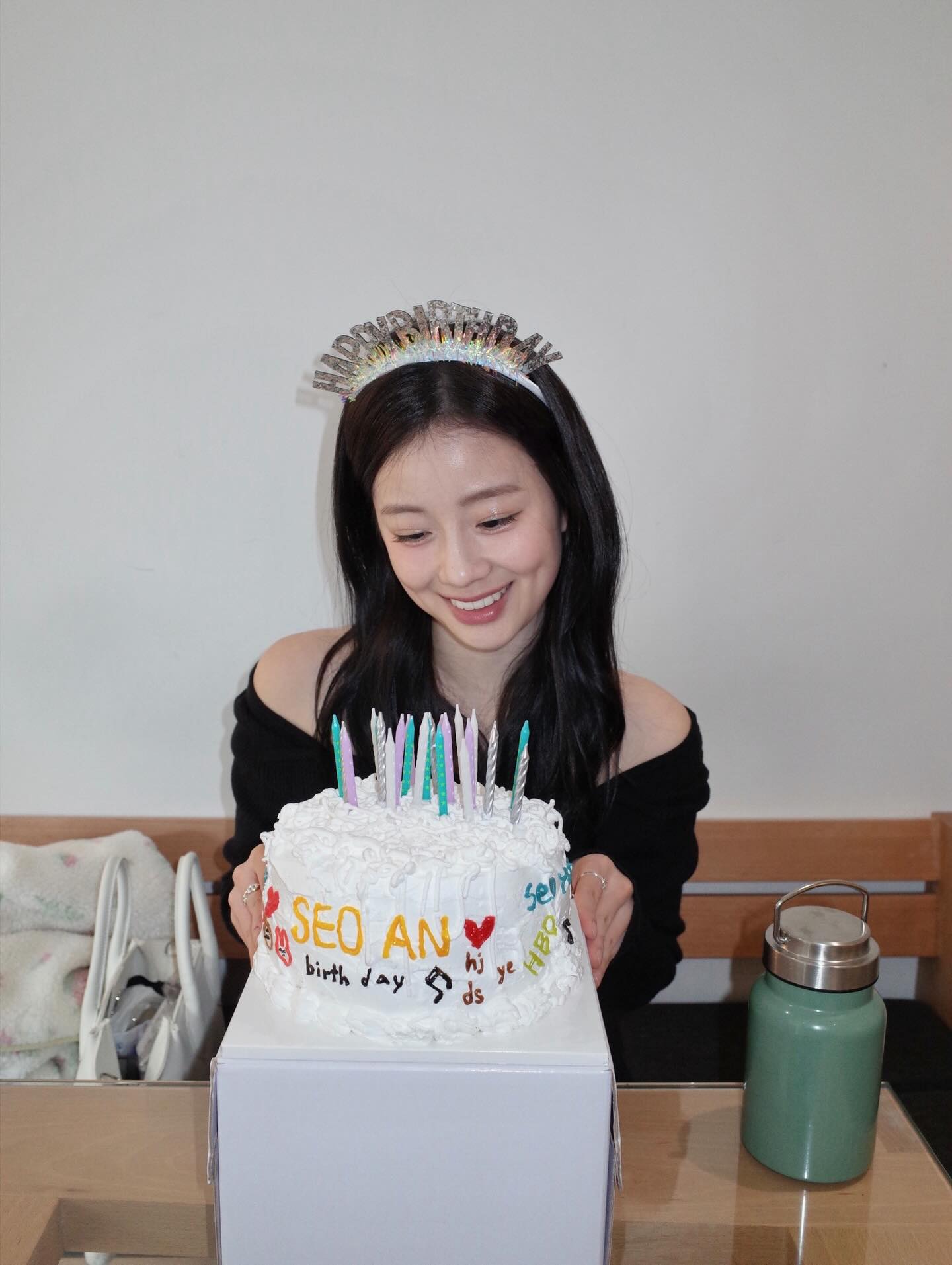 추워도 포기 못 하는 오프숄더🤍
아우터만 든든해도 겨울에 입기 충분해😆✨ 이미지6