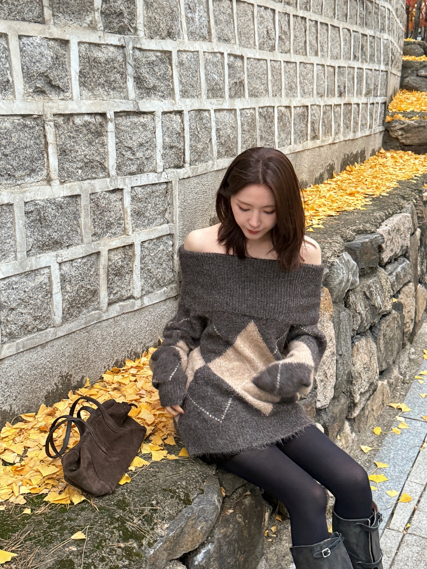 추워도 포기 못 하는 오프숄더🤍
아우터만 든든해도 겨울에 입기 충분해😆✨ 이미지8