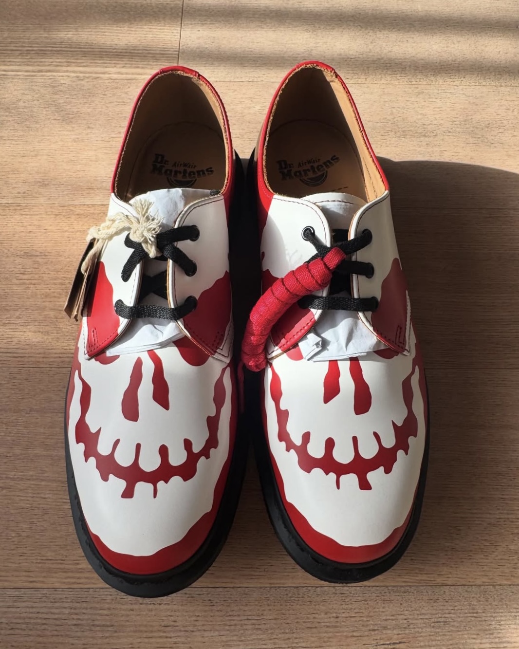 해골 프린팅된 슈프림 x 닥터마틴👞 이미지1