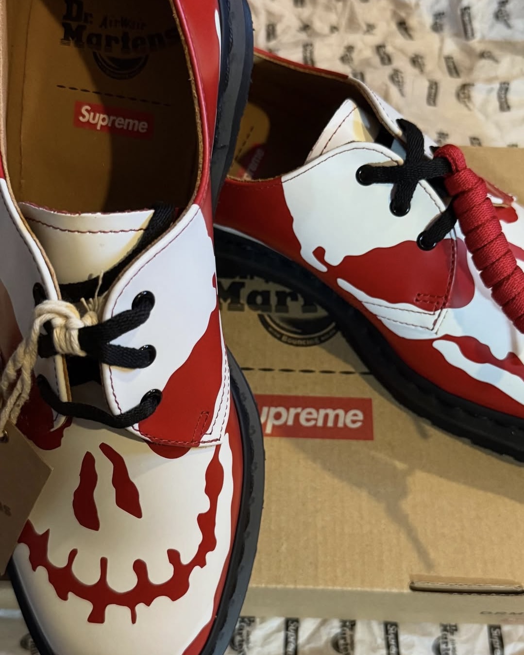 해골 프린팅된 슈프림 x 닥터마틴👞 이미지8