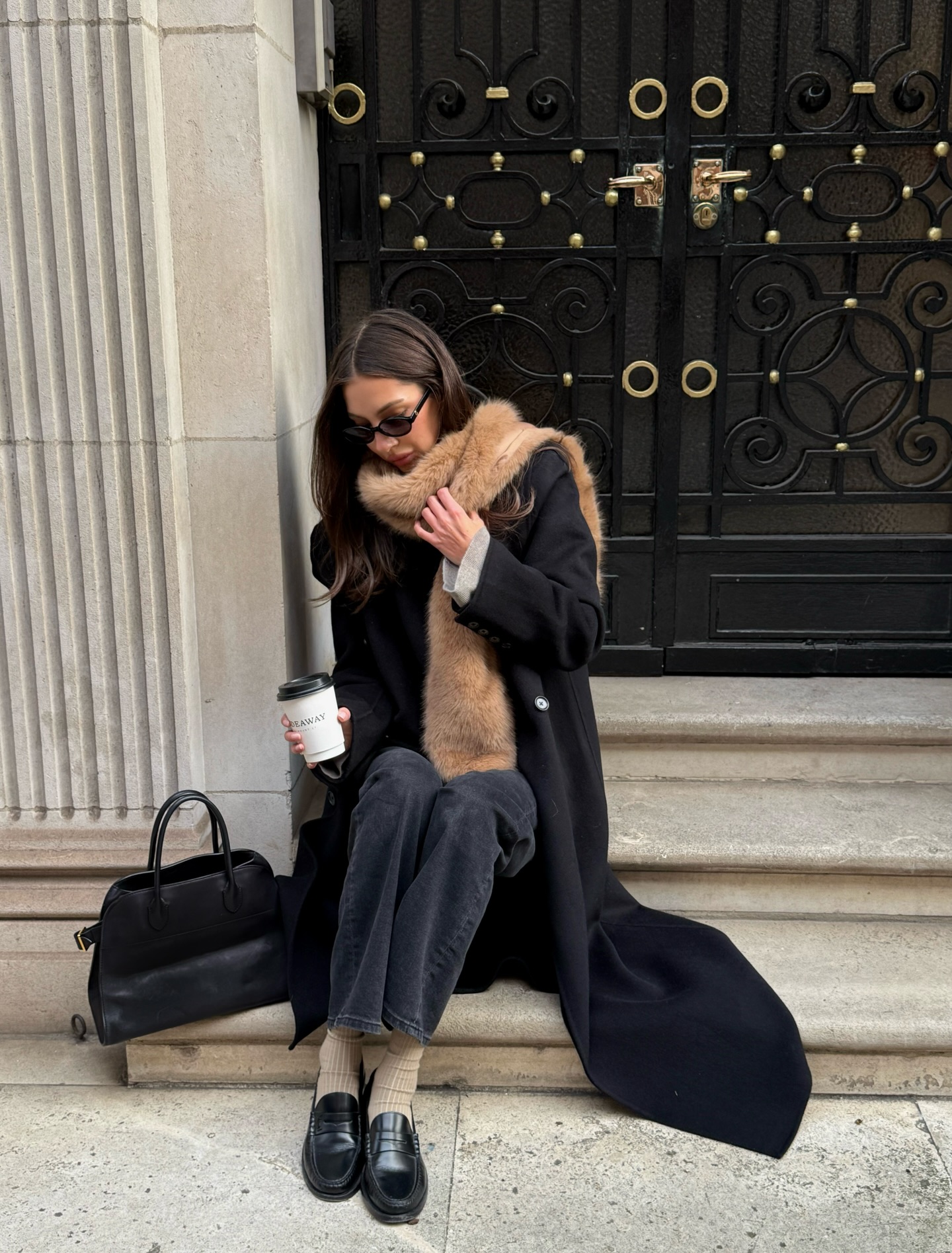 데님? 블랙진? 아니 흑청 팬츠🖤
오늘은 흑청팬츠에 니트나 코트를 더해 깔끔하고 시크하게 🐈⬛🔍 이미지5