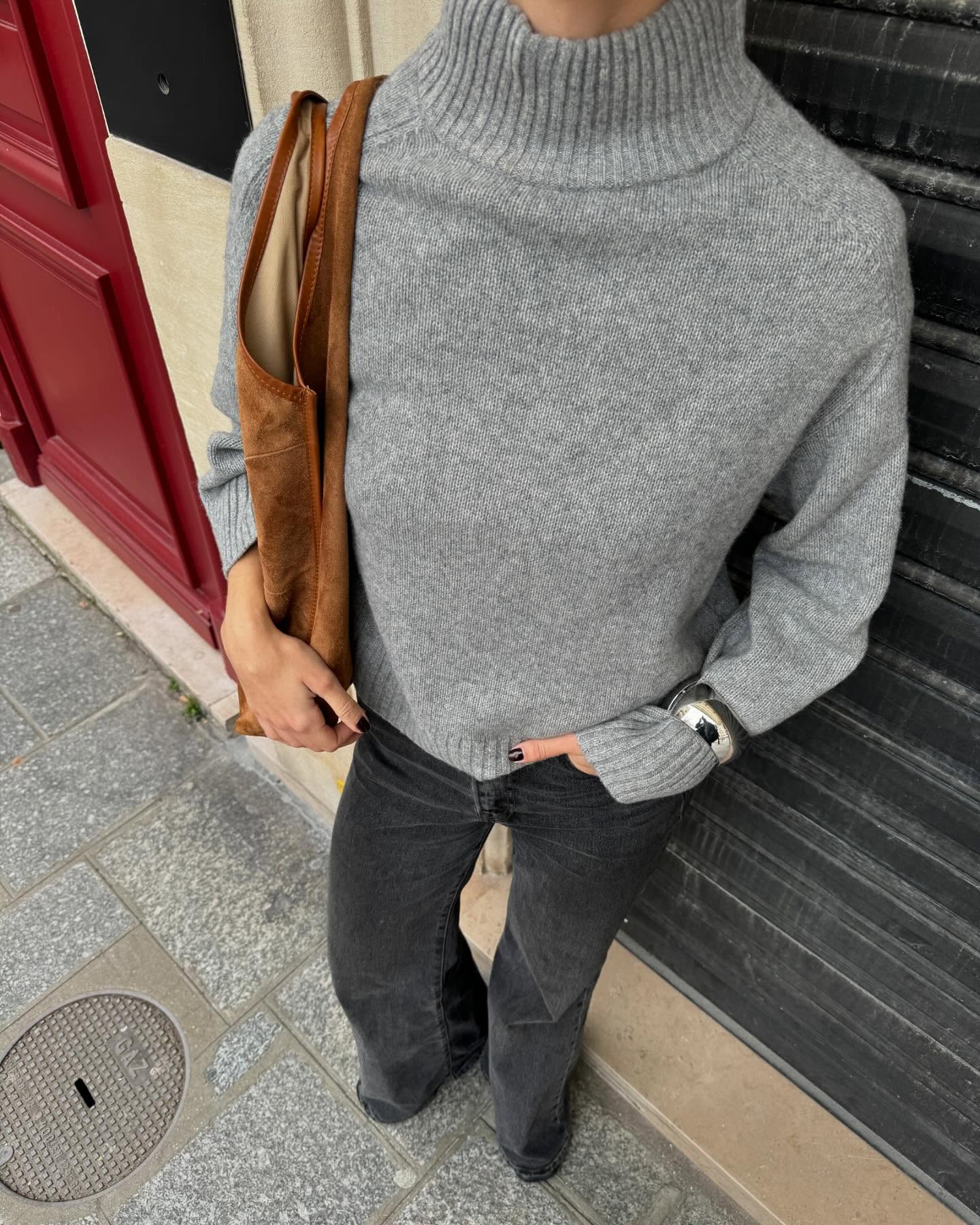 데님? 블랙진? 아니 흑청 팬츠🖤
오늘은 흑청팬츠에 니트나 코트를 더해 깔끔하고 시크하게 🐈⬛🔍 이미지7