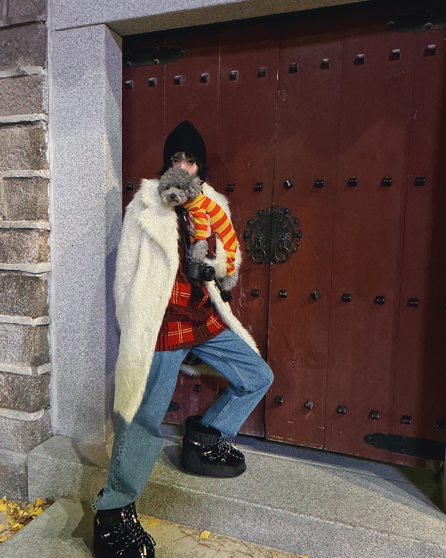 겨울엔 역시 아우터가 코디의 절반🪄
등까지 따뜻하게 감싸주는 퍼 자켓으로 보송보송하게 마무리🤍🩶 이미지7