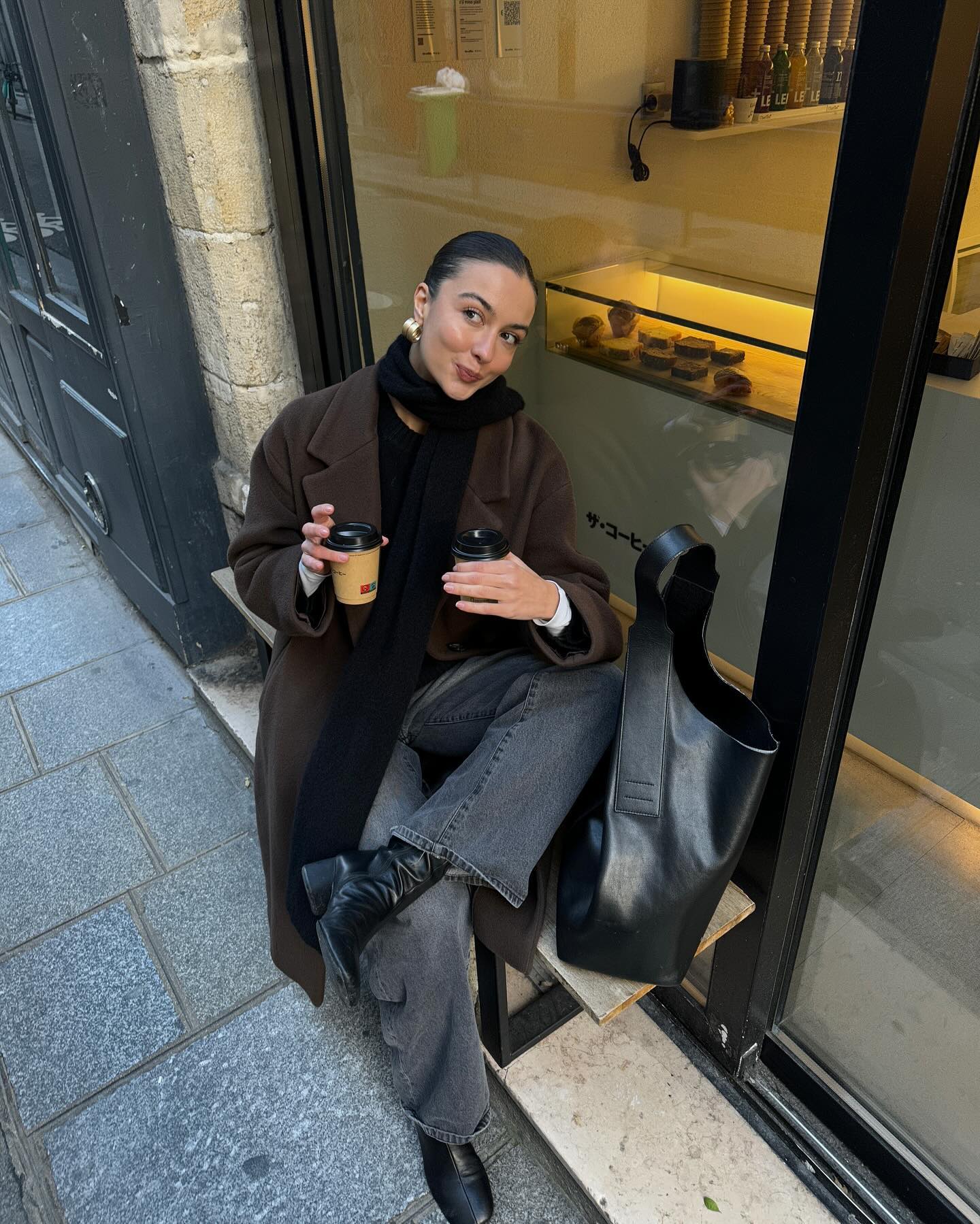 데님? 블랙진? 아니 흑청 팬츠🖤
오늘은 흑청팬츠에 니트나 코트를 더해 깔끔하고 시크하게 🐈⬛🔍 이미지3