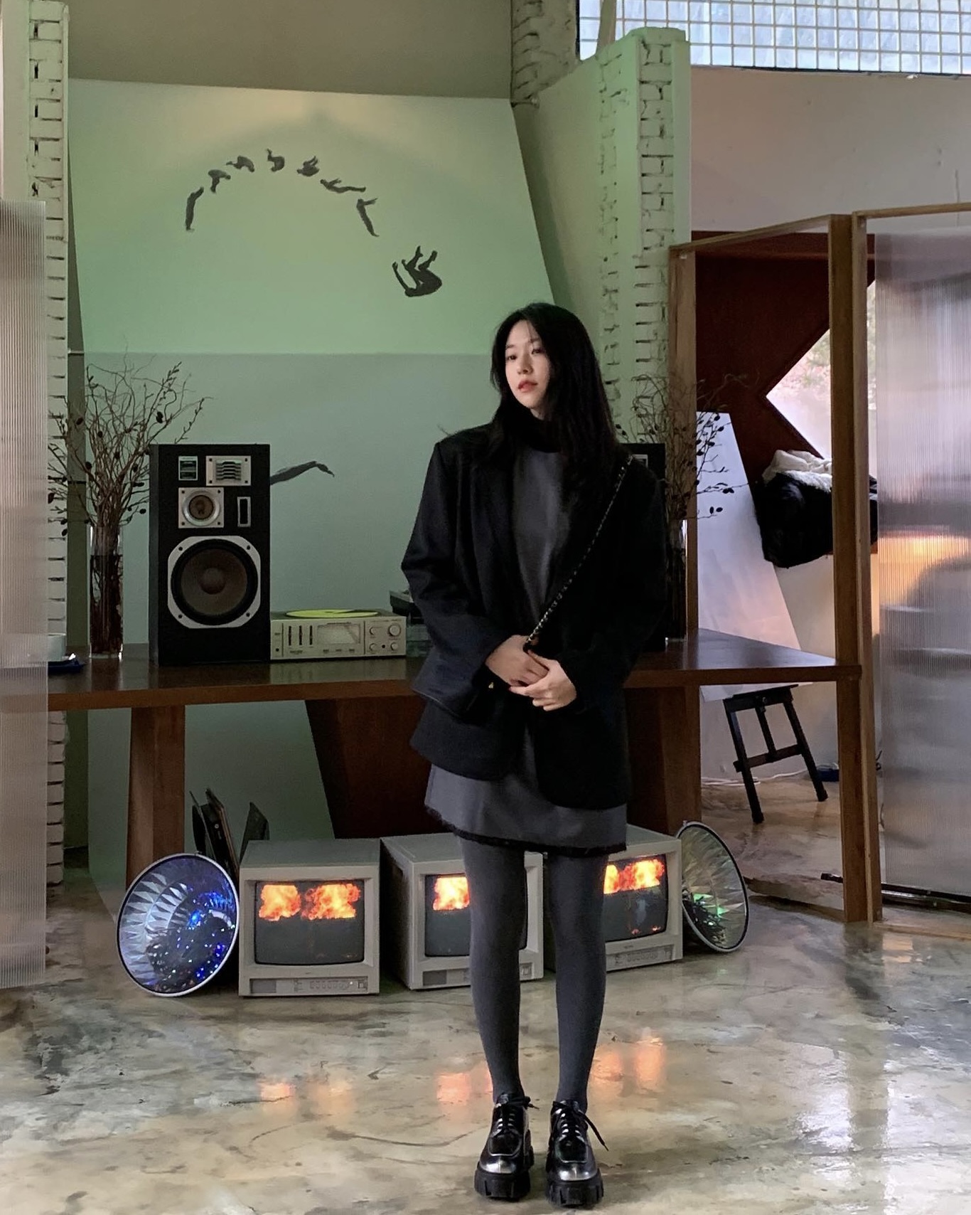 스타킹으로 포인트 주기 좋은 날씨🖤
검정 스타킹이 기본이지만👀🪄이번엔 컬러 스타킹으로 힘 주자 이미지2