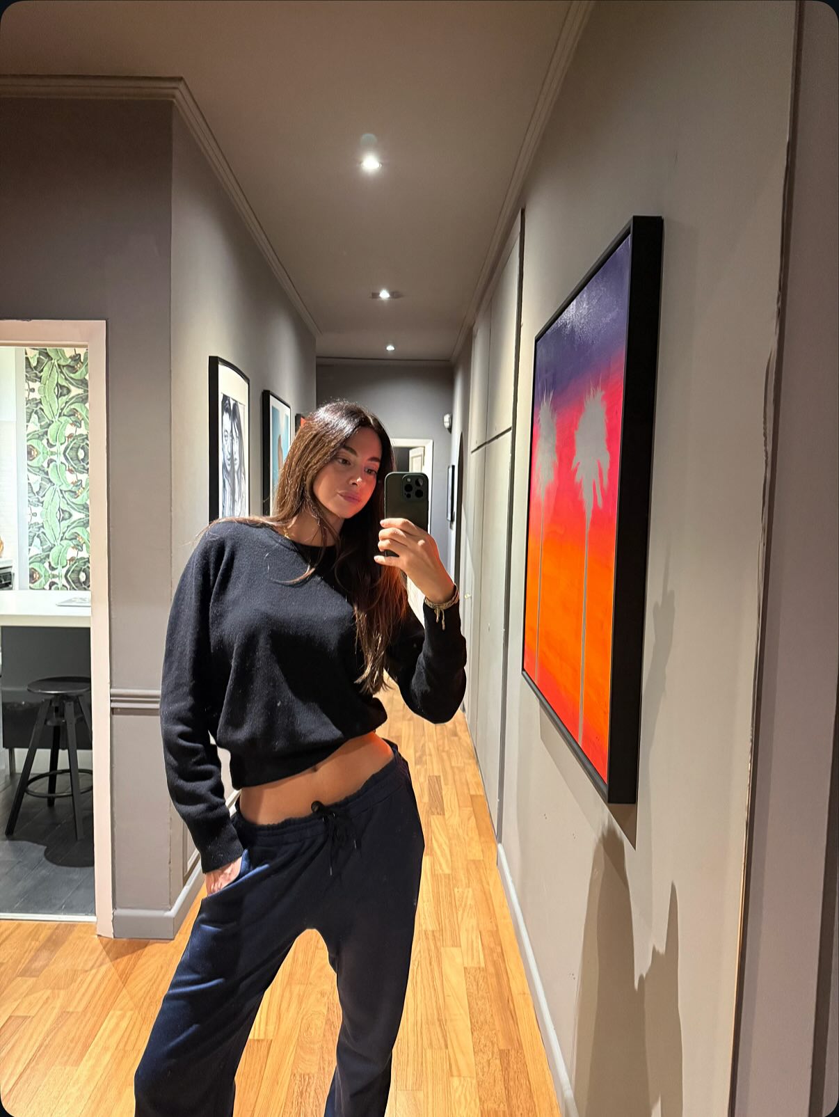 디테일 없는 담백한 무지 니트🧶
니트 한 장으로 캐주얼부터 미니멀까지 어렵지 않게 완성💁🏻‍♀️🔍 이미지5