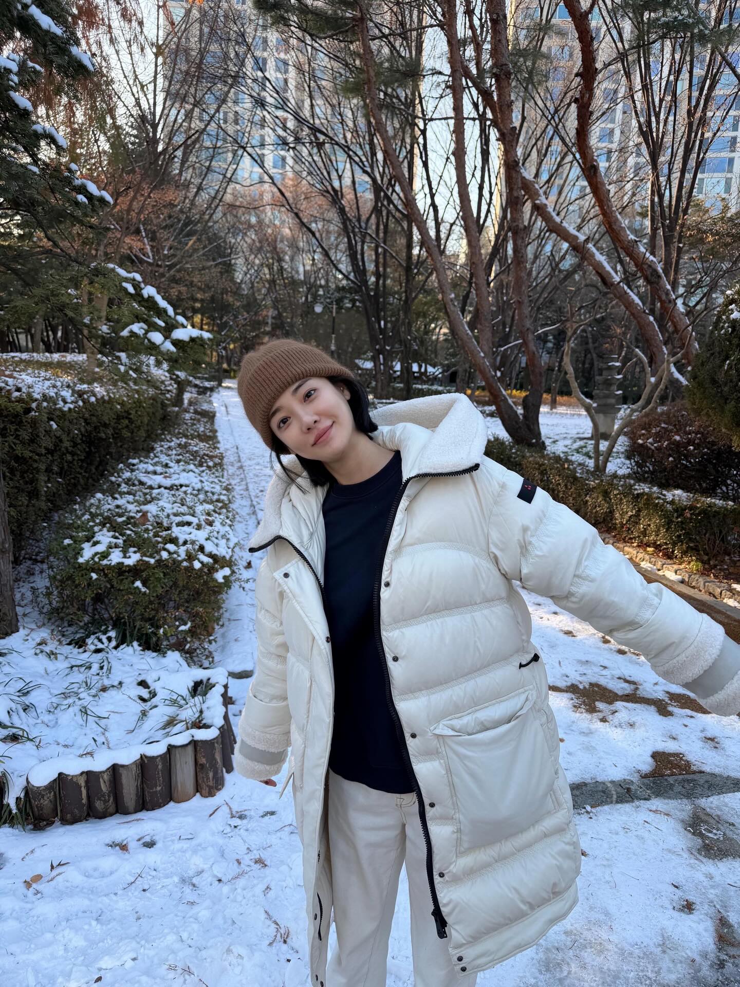 영하엔 고민할 틈도 없이 롱패딩🥶
기장부터 보온력까지 안정적인 만능템👍🏻💨결국 롱패딩이야
이미지2