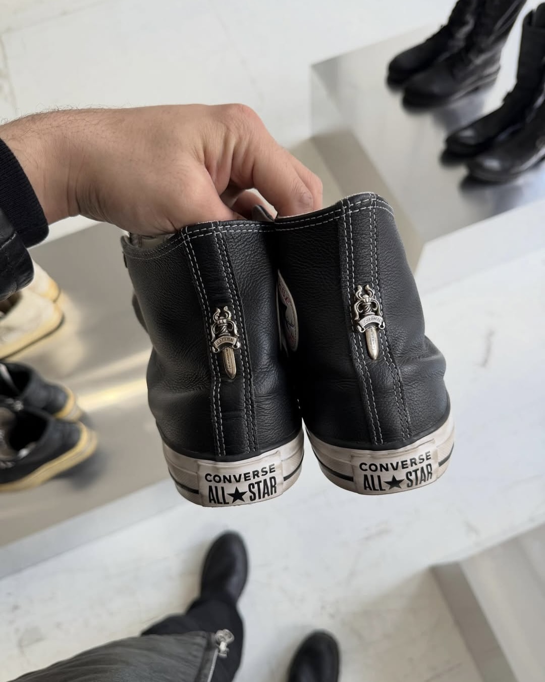 레더 검정 척테일러 느낌있네🐜 이미지10