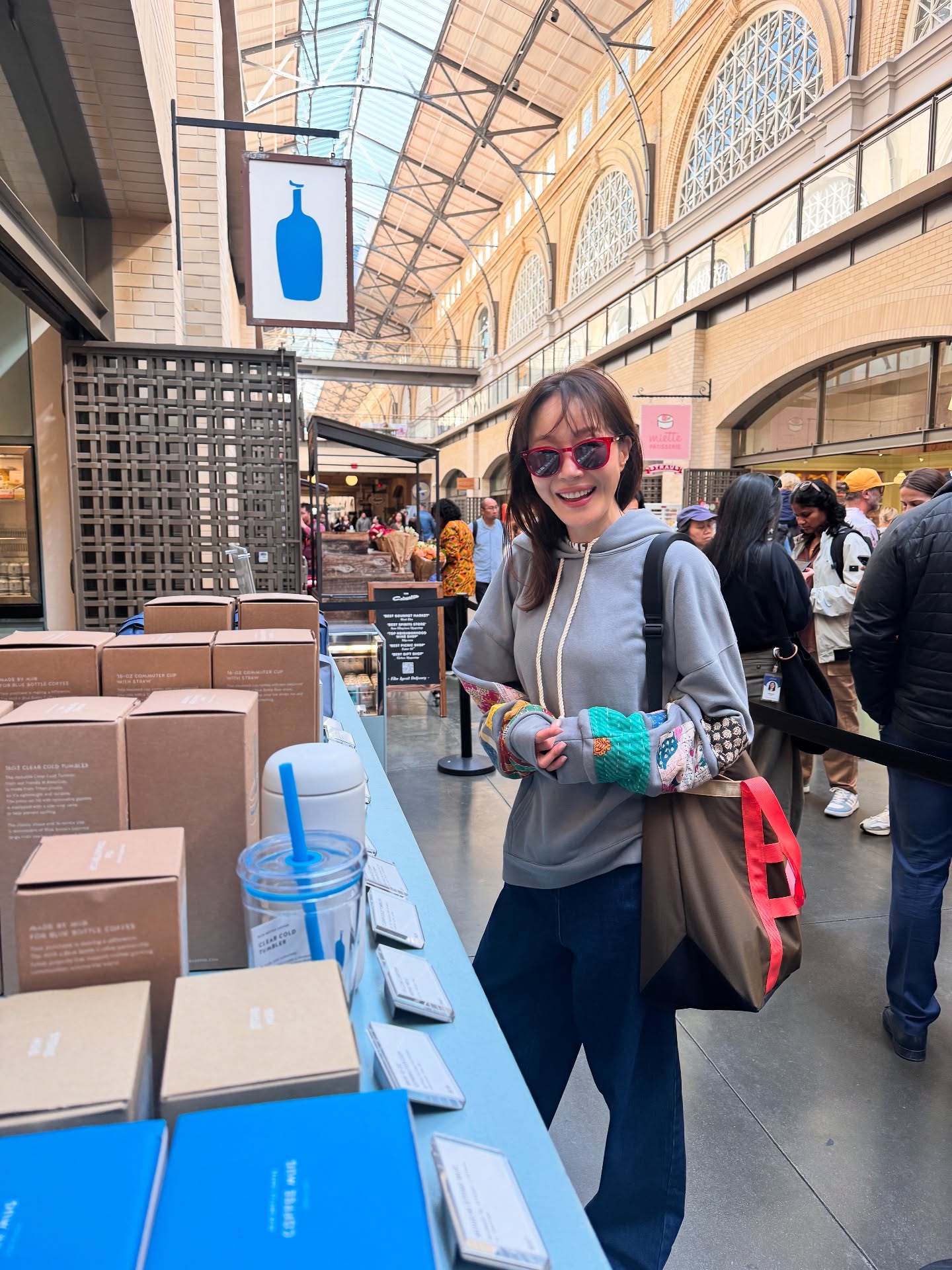 후드티만큼 편안하고 따뜻한 건🙅🏻♀️
아무 생각 없이 꺼내 입게 되는🎶🖤두툼한 후드티만 찾게 돼 이미지6