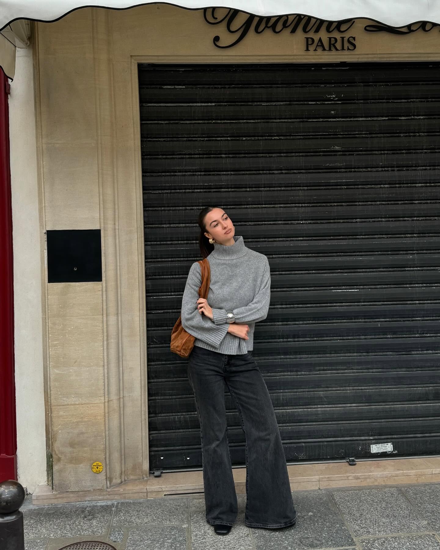 데님? 블랙진? 아니 흑청 팬츠🖤
오늘은 흑청팬츠에 니트나 코트를 더해 깔끔하고 시크하게 🐈⬛🔍 이미지4