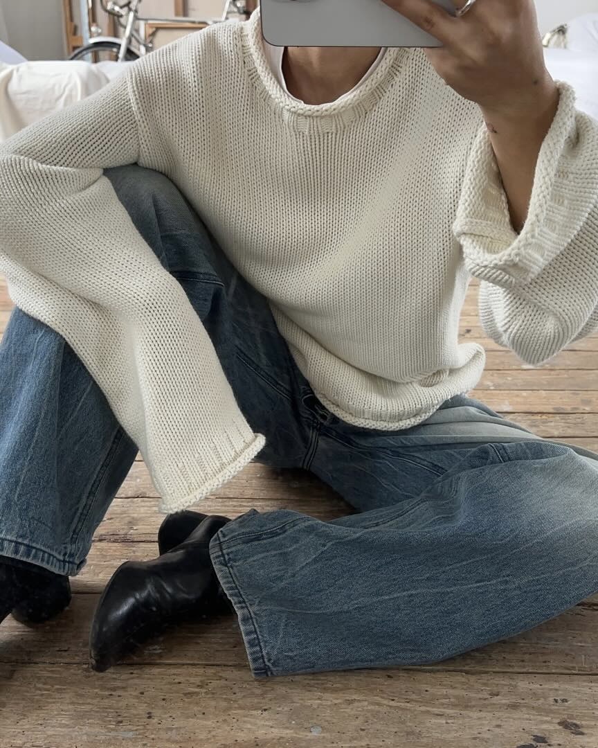 디테일 없는 담백한 무지 니트🧶
니트 한 장으로 캐주얼부터 미니멀까지 어렵지 않게 완성💁🏻‍♀️🔍 이미지1