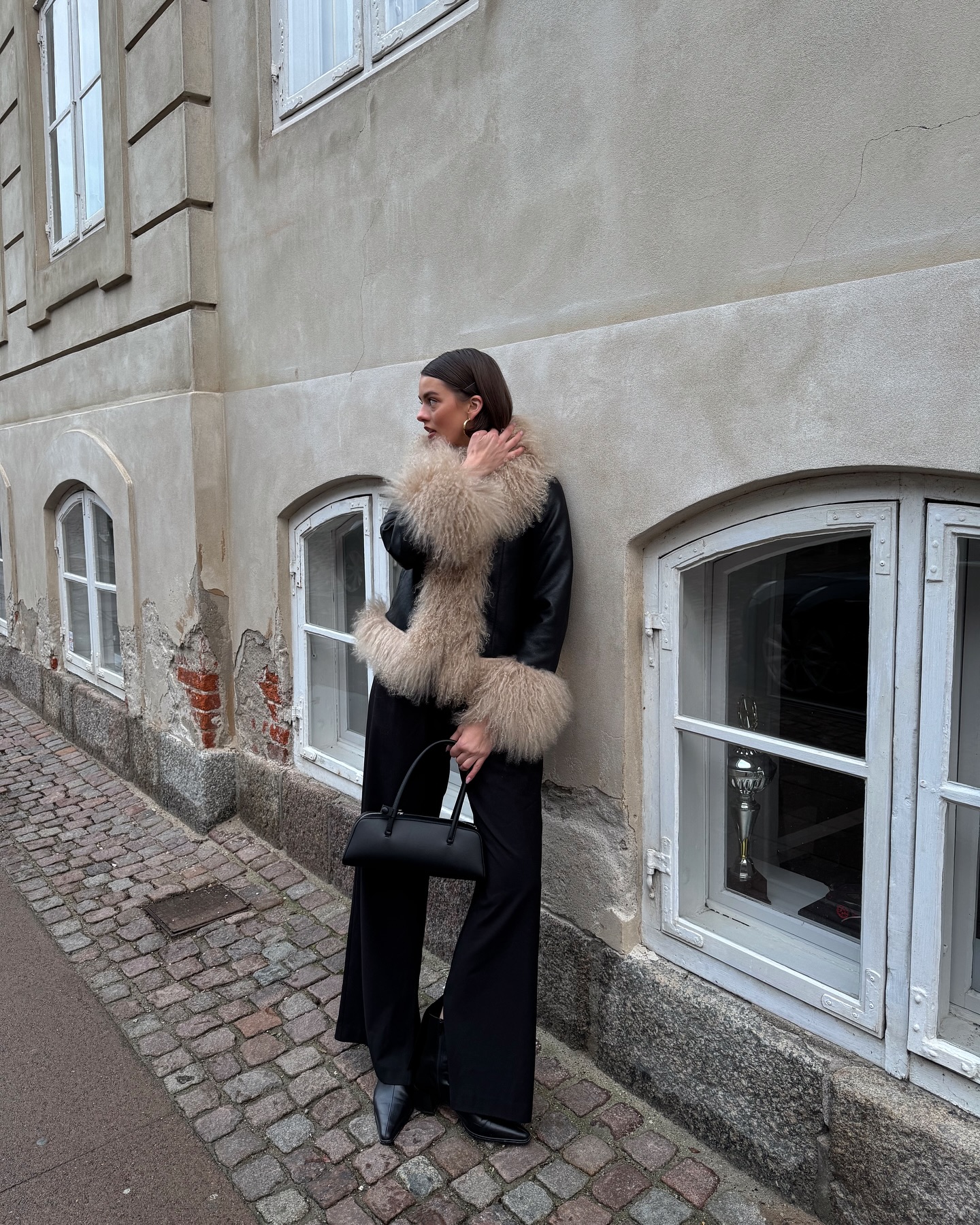 겨울엔 패딩, 코트 말고 무스탕🧚🏻
춥다고 패딩만 고집하지 말고🤎🐻포근한 무스탕으로 따뜻하게 이미지1