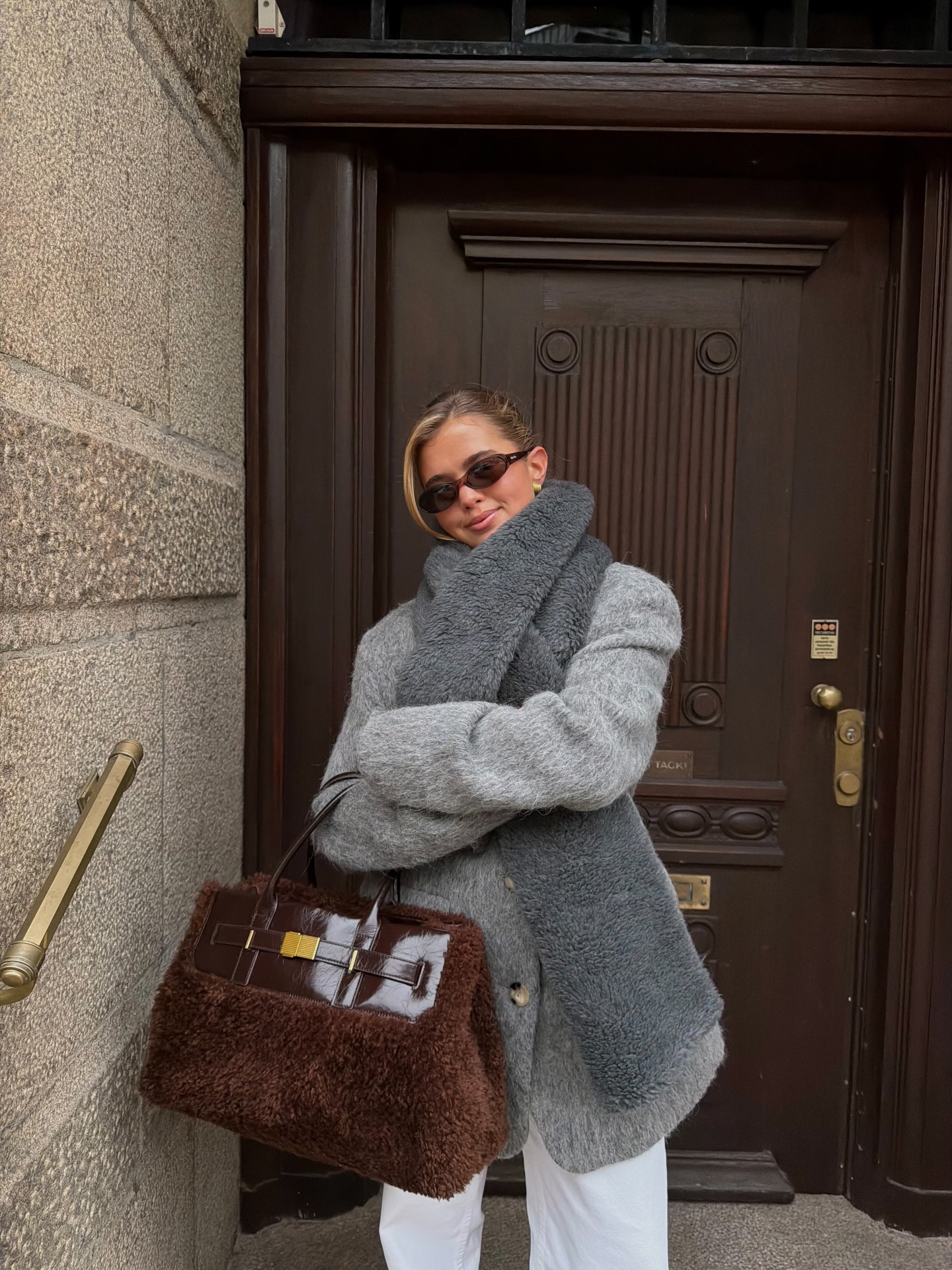 얼죽코라면 그레이코트지🩶
추워도 포기 못 하는 그레이코트로 데일리룩 코디하기🌫️✨ 이미지5