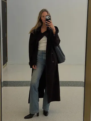 심플하지만 스타일 확실👖일자 데님
발끝까지 깔끔하게 똑 떨어지는 스트레이트 데님 매력✨💙 이미지