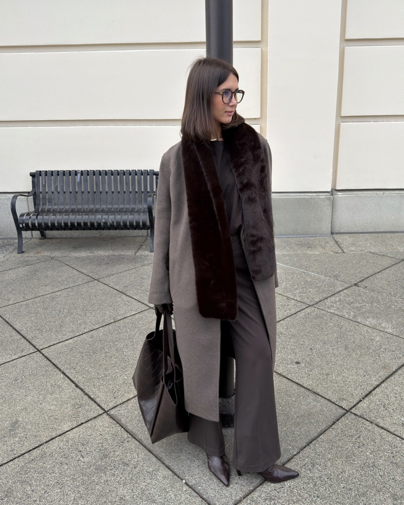 외쿡 언니들은 다 퍼 목도리 둘러🦊
퍼 목도리로 포근하고 세련되게✨🤎홀리데이 무드까지 느껴봐 이미지7