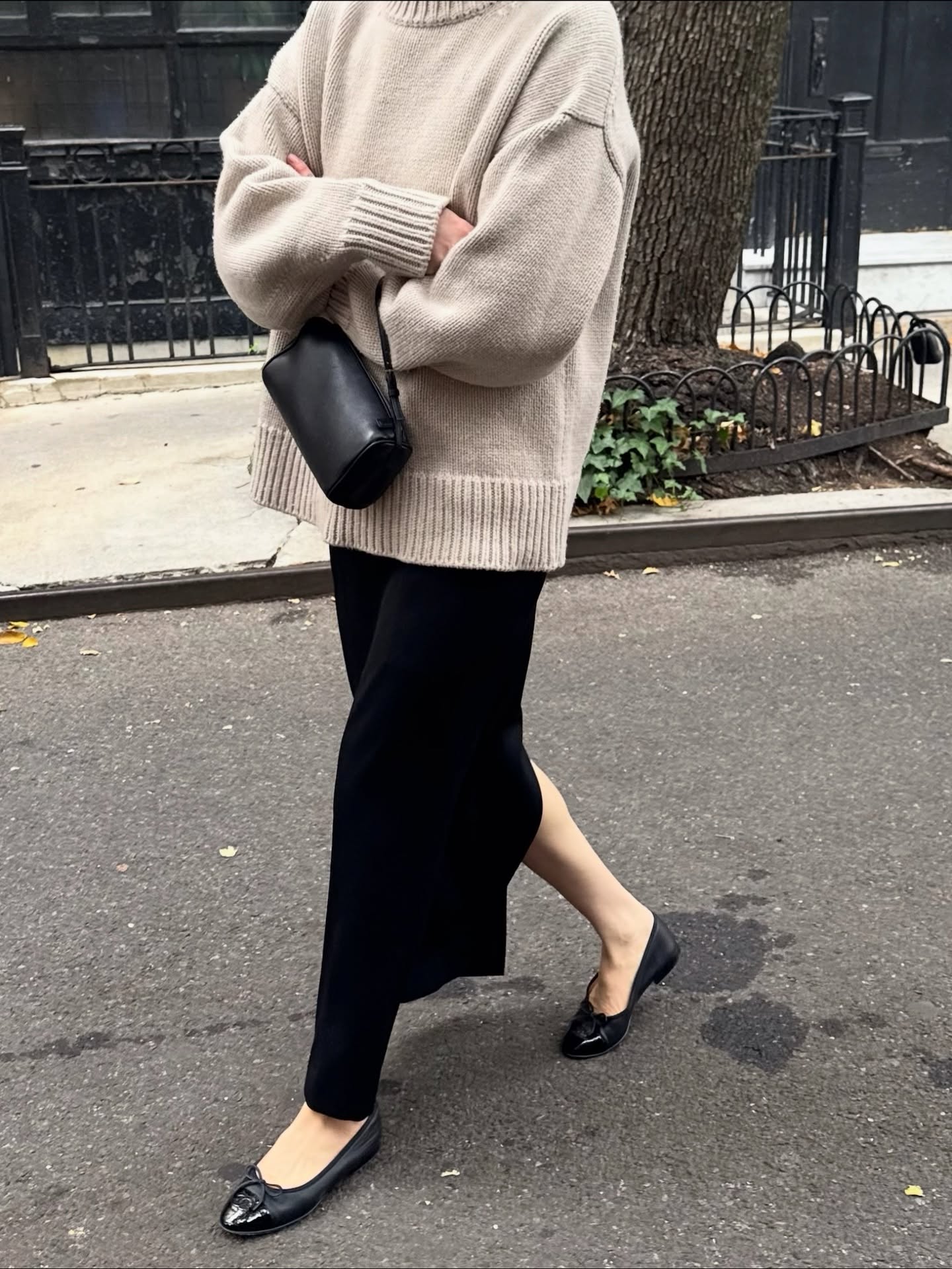 올겨울도 플랫슈즈는 사수해야 해✨
니트, 코트 같은 미니멀 룩엔 플랫슈즈로 깔끔하게 마무리🤍🖤 이미지5