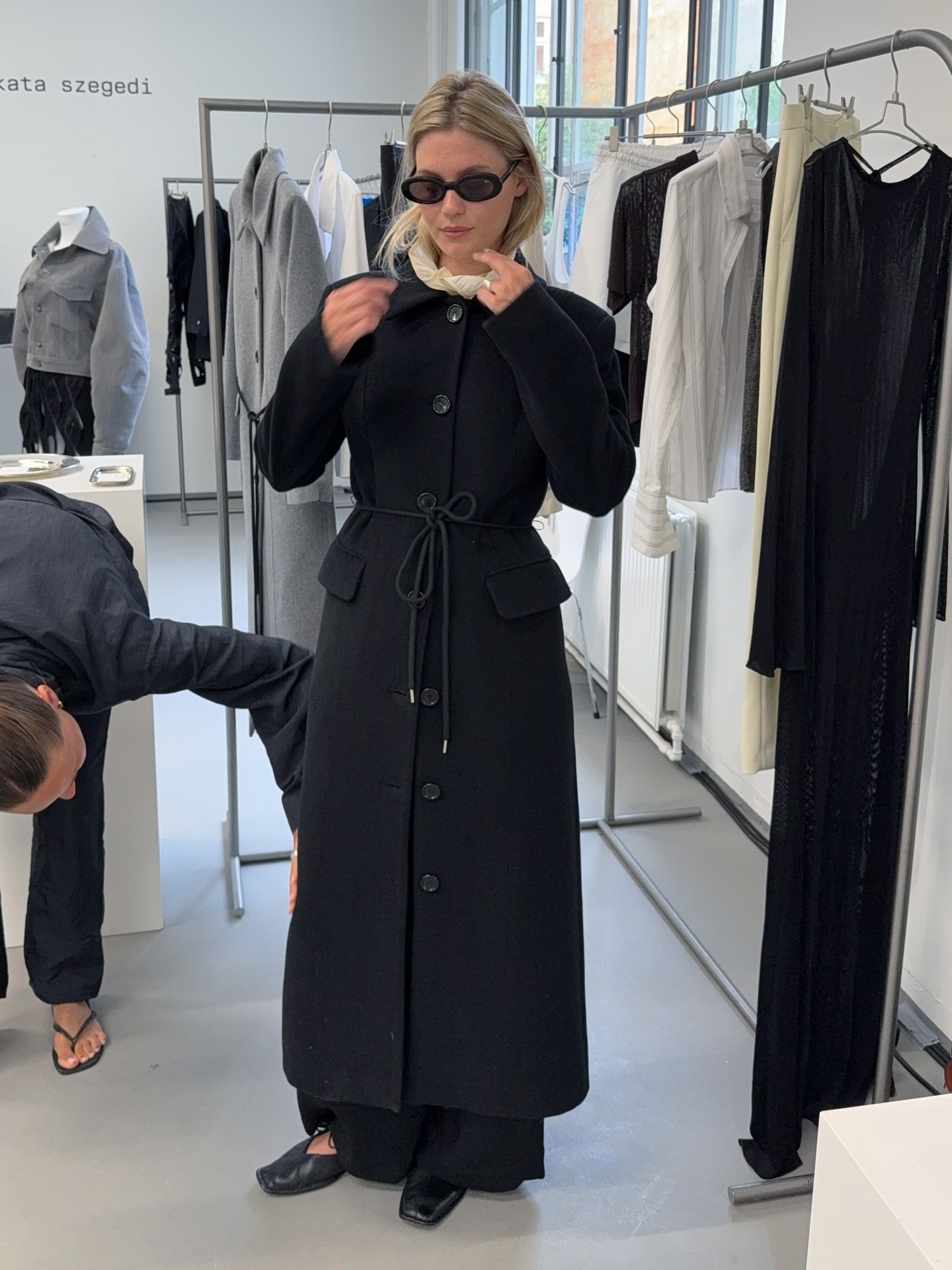 올겨울도 플랫슈즈는 사수해야 해✨
니트, 코트 같은 미니멀 룩엔 플랫슈즈로 깔끔하게 마무리🤍🖤 이미지1